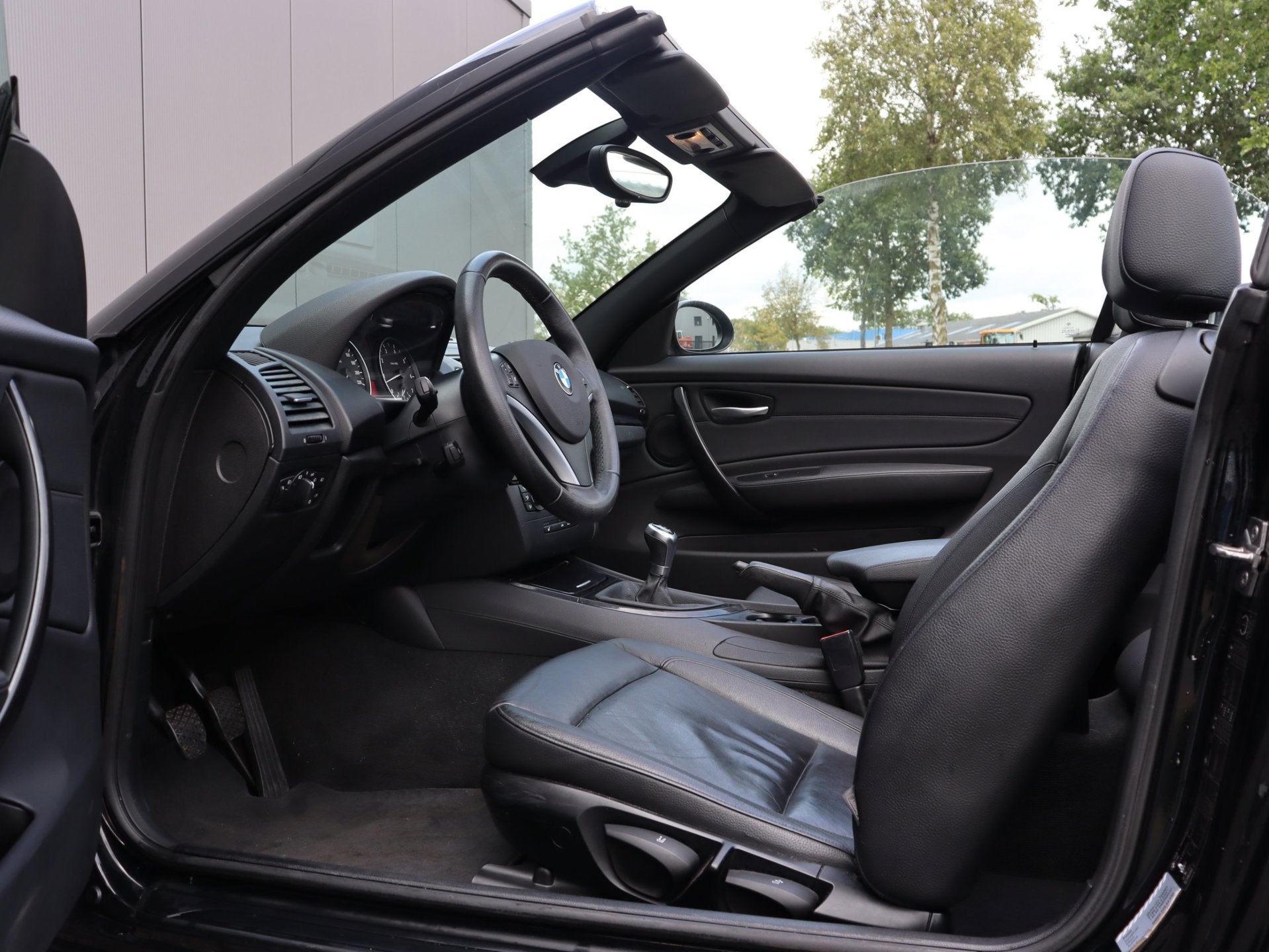 Foto 12 van BMW 1-serie Cabrio 118i Executive airco LM cruise