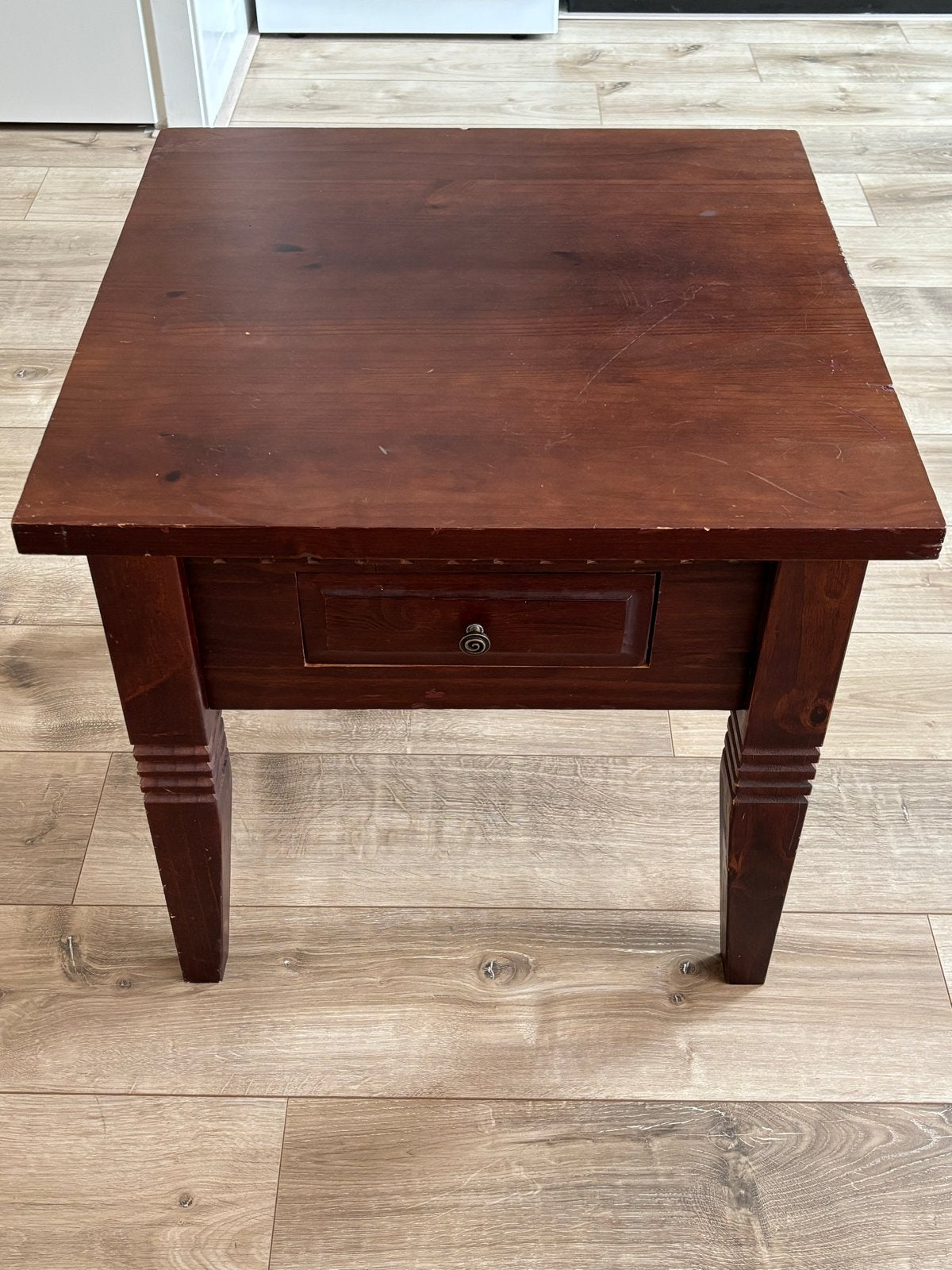 Houten bijzettafel met lade, Huis en Inrichting, Gebruikt, Vierkant, 55 tot 75 cm, Hout