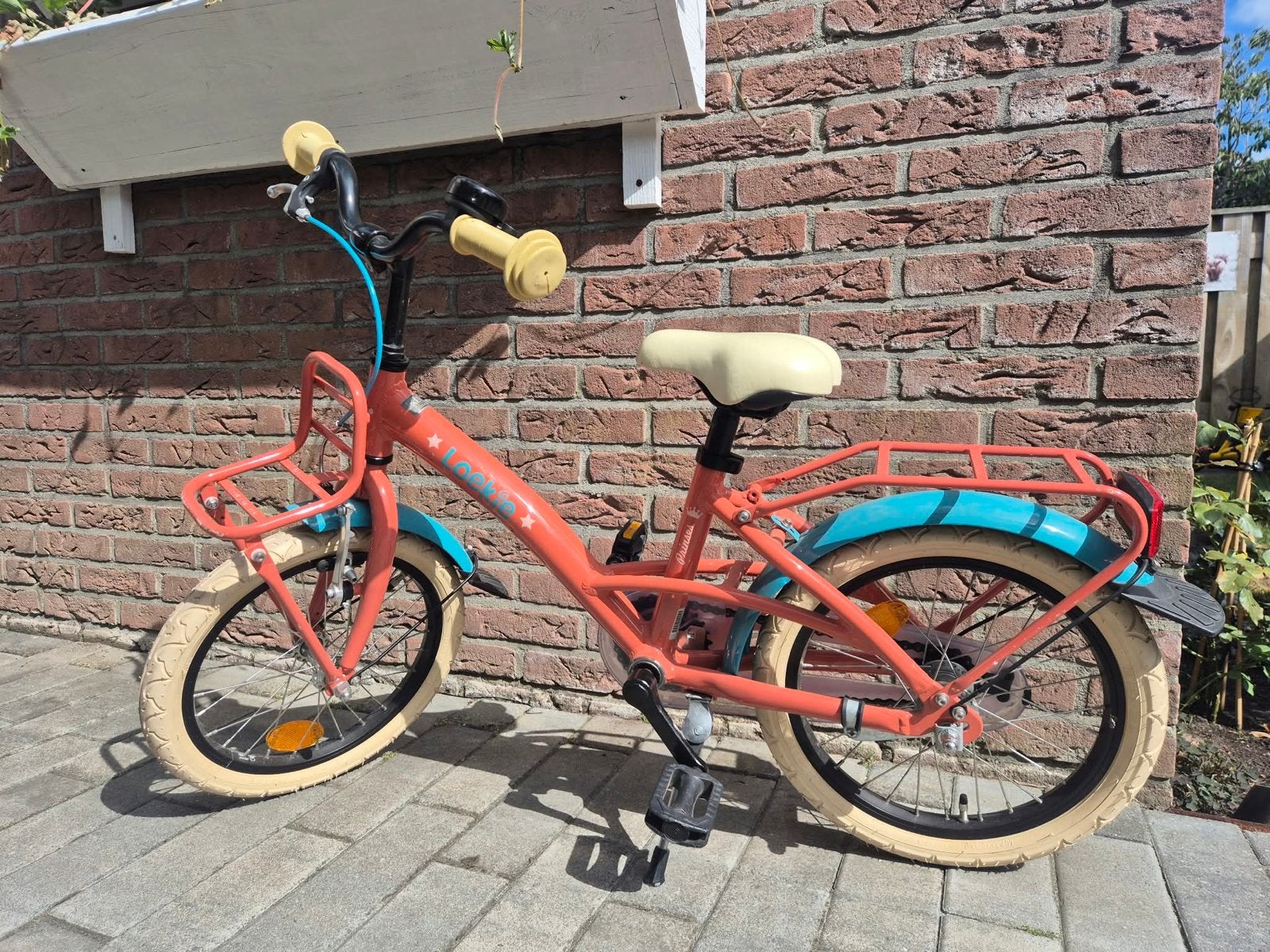 Kinderfiets 16 inch met terugtraprem en voordrager, Fietsen en Brommers, Fietsen | Kinderfietsjes, Ophalen, Terugtraprem, Zijwieltjes
