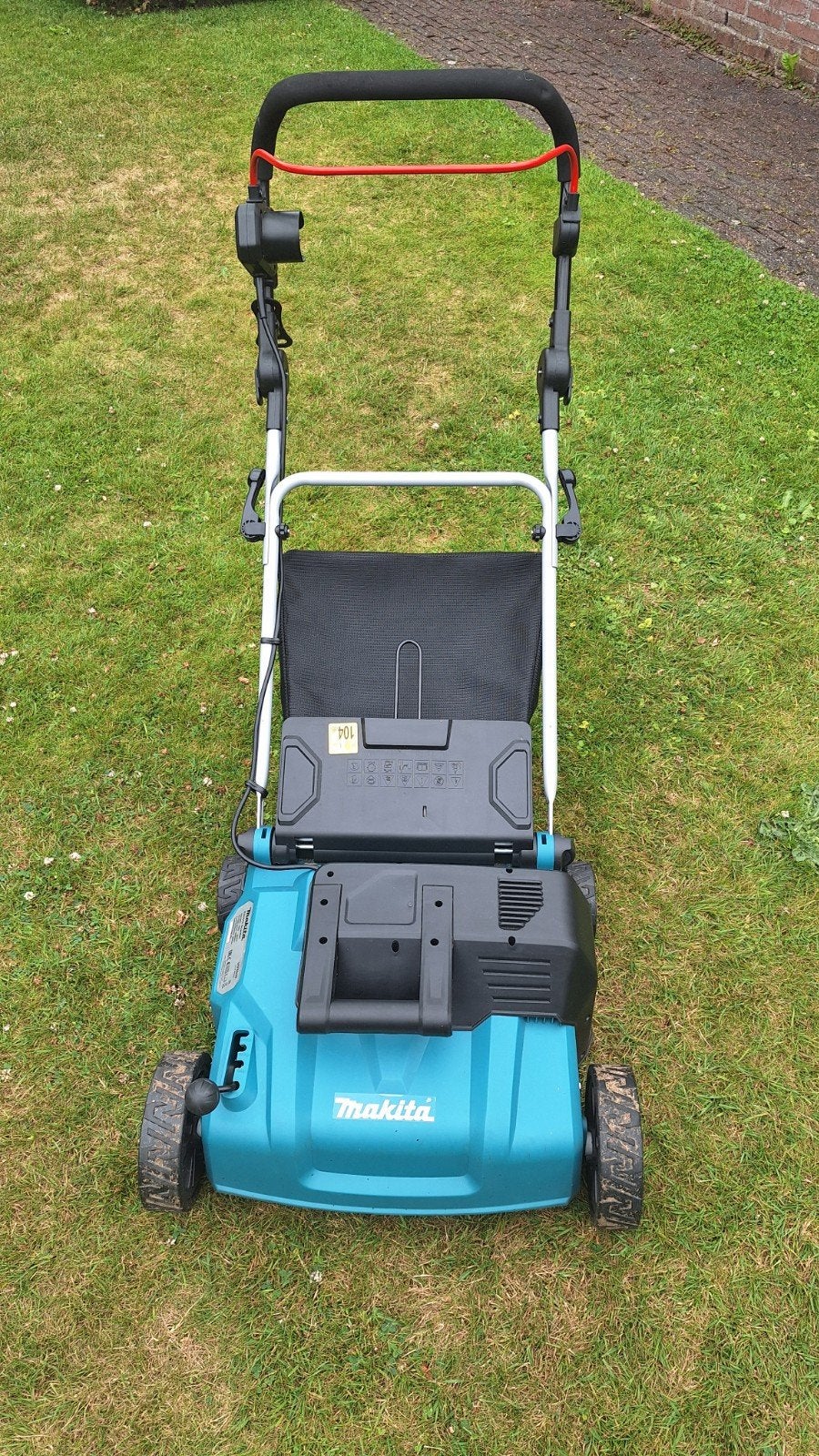 Makita UV3600 Elektrische Verticuteermachine/Grasmaaier, Ophalen, Cirkelmaaier, Gebruikt, Elektrische grasmaaier