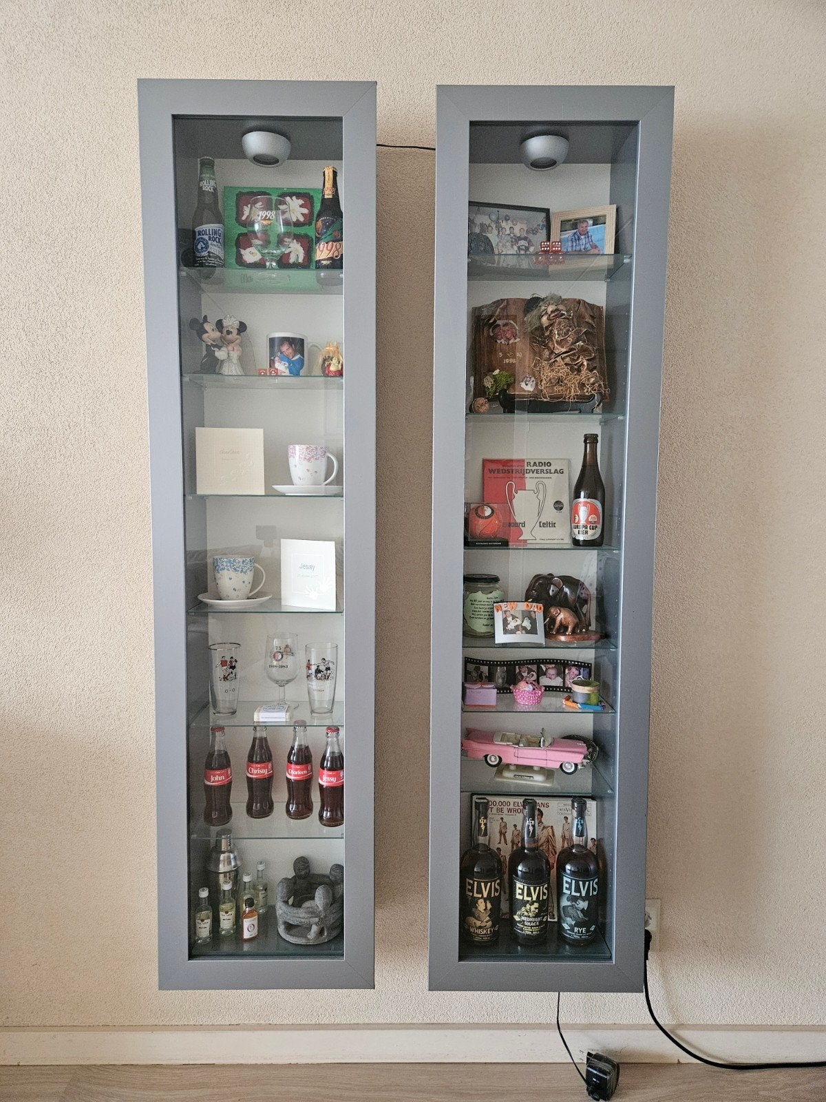 Ikea bertby vitrinekast 2x, Ophalen, Zo goed als nieuw, 25 tot 50 cm, 150 tot 200 cm