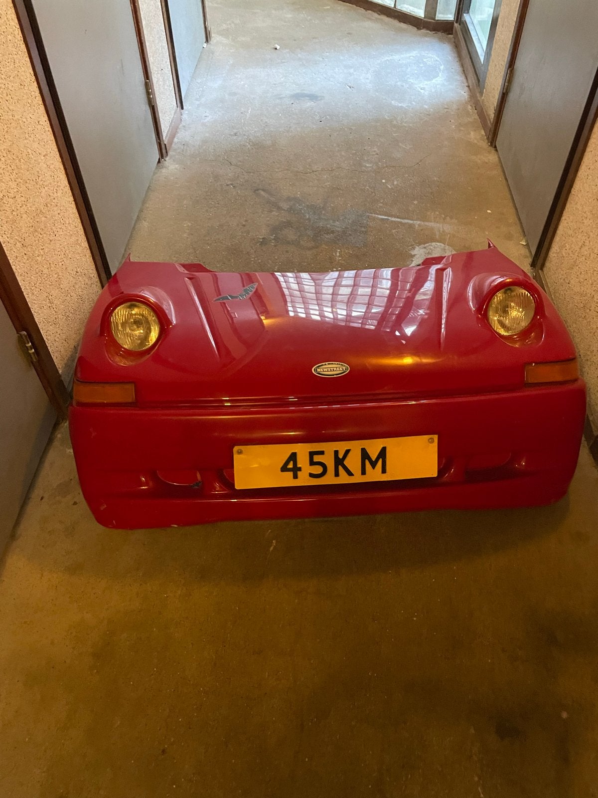 Rode motorkap met koplampen en kentekenplaat, Auto-onderdelen, Carrosserie en Plaatwerk, Gebruikt, Ophalen of Verzenden, Motorkap