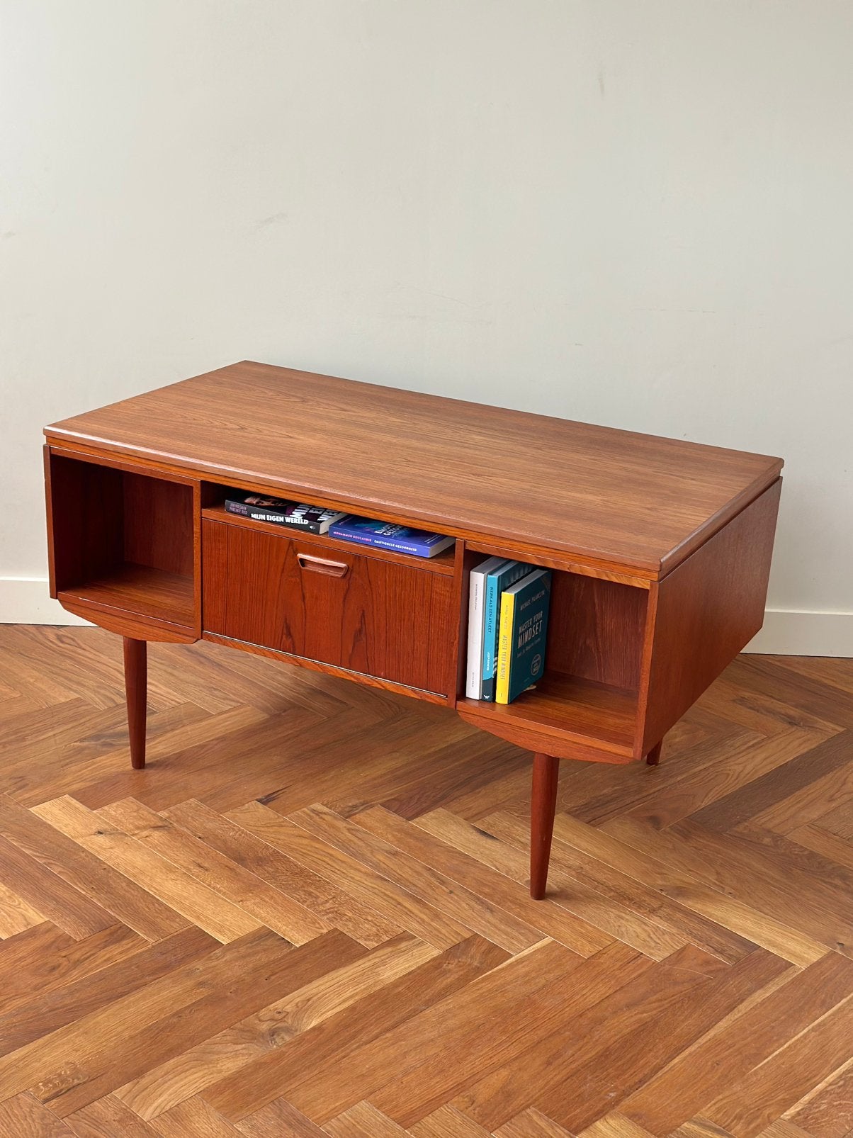 Vintage design bureau Deens teak hout jaren 50/60/70, Huis en Inrichting, Ophalen, Gebruikt, Hout, 70 cm