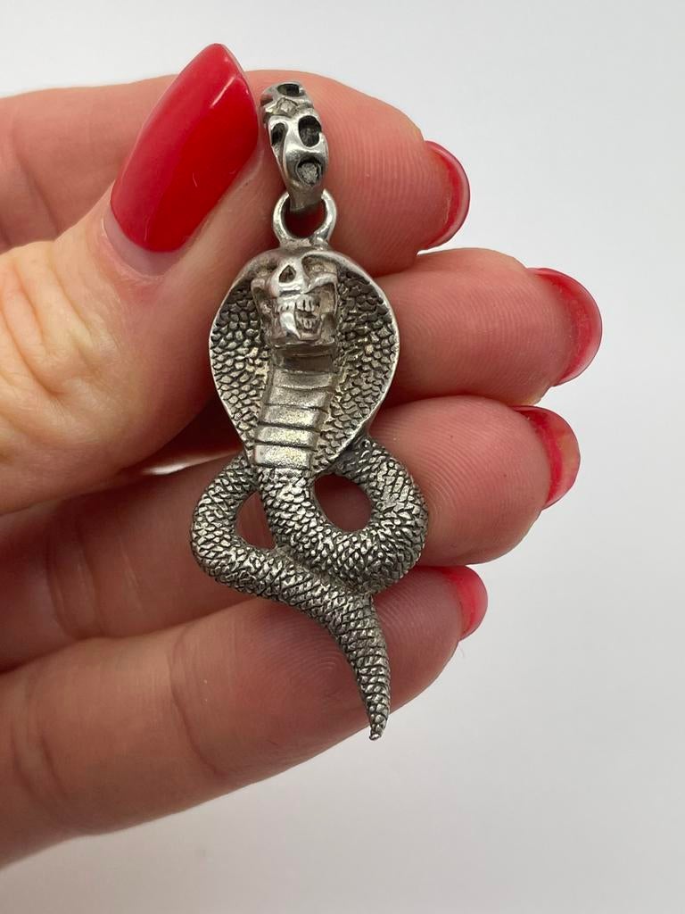 D872 Prachtige zilveren hanger slang, Overige voorstellingen, Ophalen of Verzenden, X, Zilver