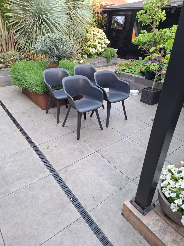 4x Donkergrijze Tuinstoelen, Ophalen, Kunststof, Gebruikt, Zwart