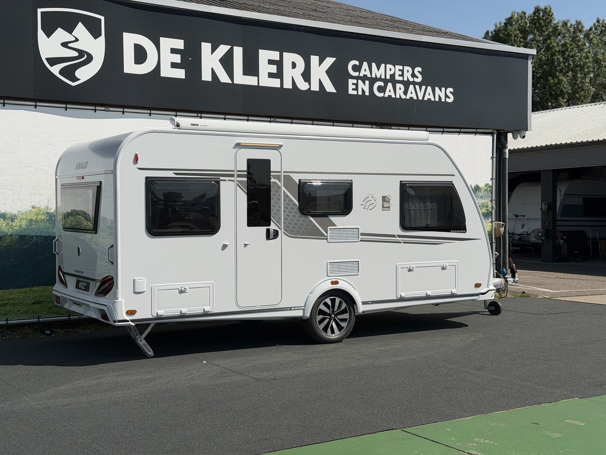 Knaus SUDWIND 460 EU Black Selection / 50% Deals (bj 2026), Bedrijf, Info@deklerkcaravans.nl, 6 tot 7 meter, Knaus