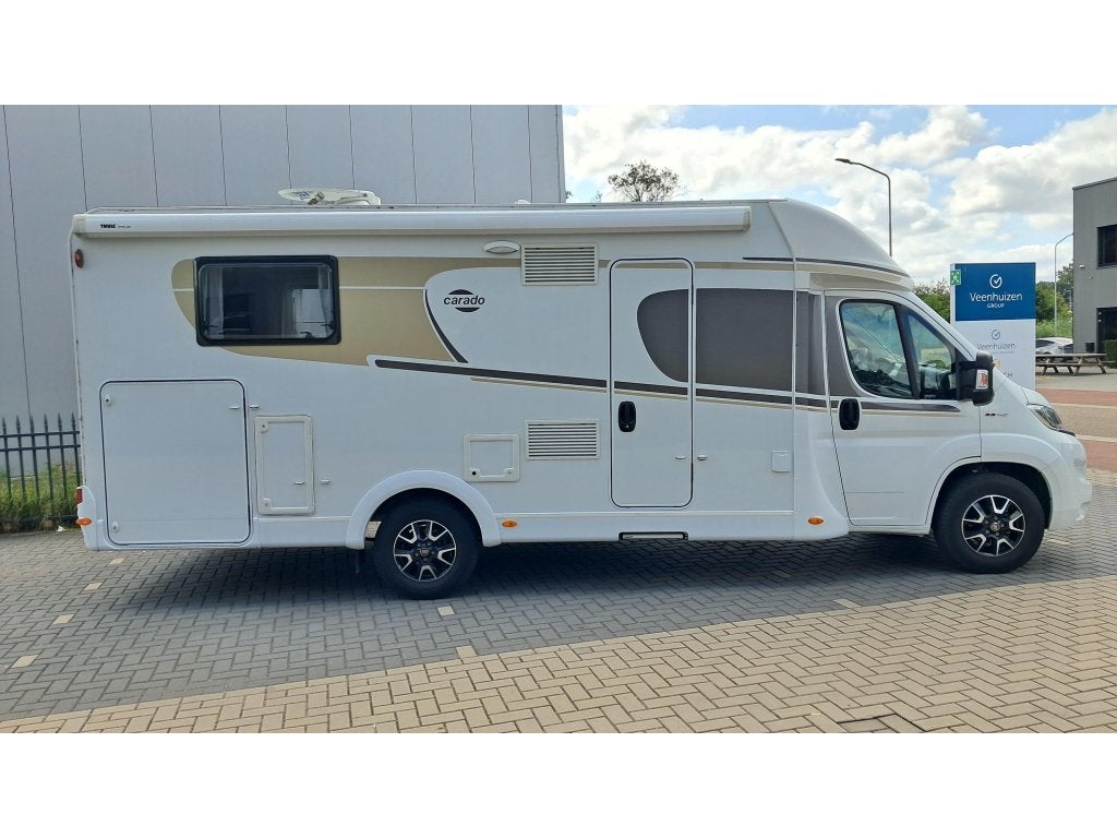 Carado T 447 9 traps automaat / lengte bedden / lage KMstand, Caravans en Kamperen, Automaat, Ringverwarming, Tot en met 2, Koelkast