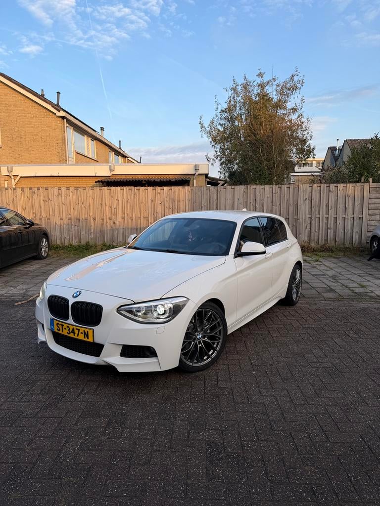 BMW 1-Serie 2.0 120D 2012 Wit, Auto's, BMW, Achterwielaandrijving, 1995 cc, 4 cilinders, Wit