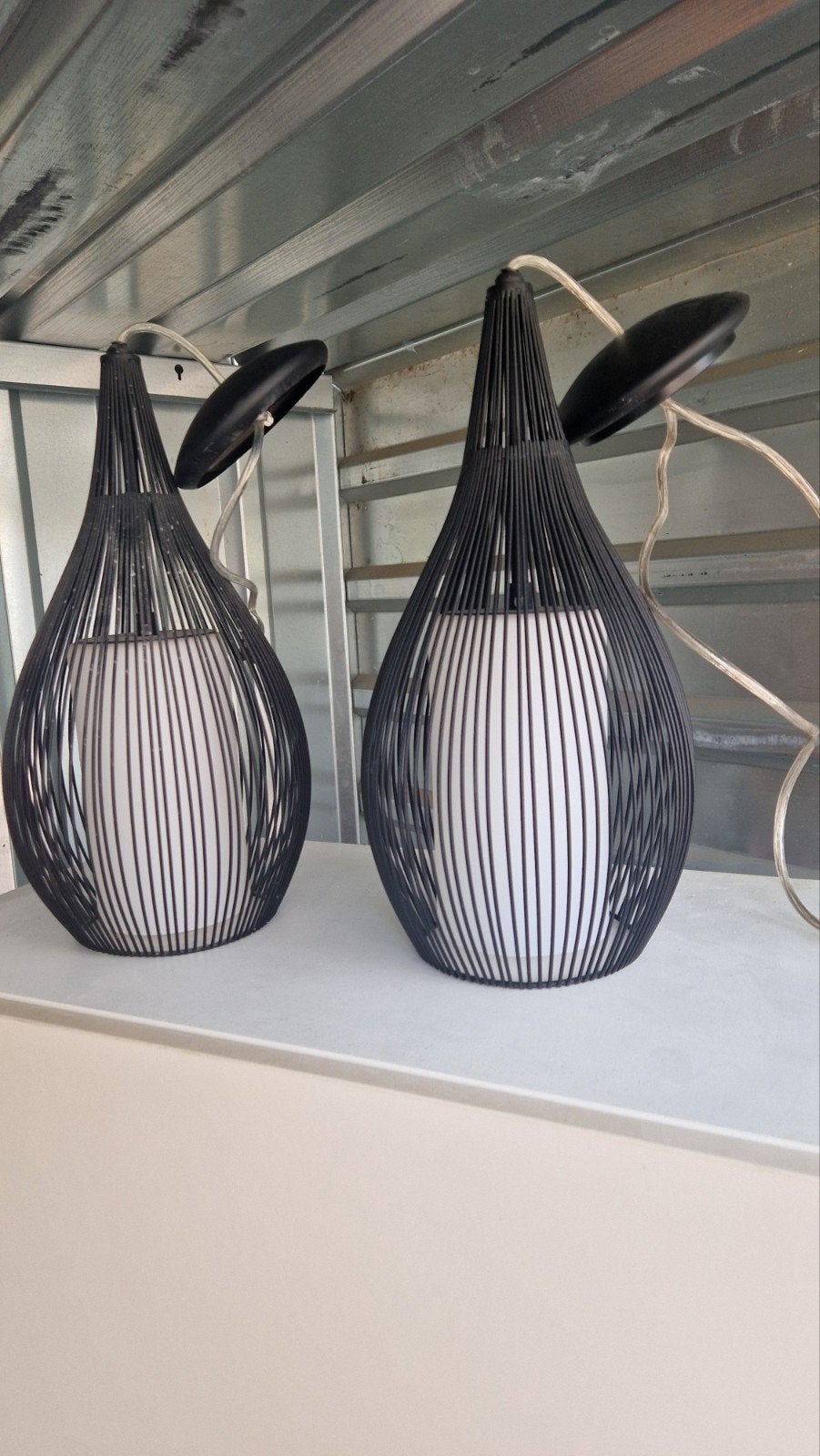 Te koop 2 hanglampen, Ophalen, Zo goed als nieuw, Zwart, Rond