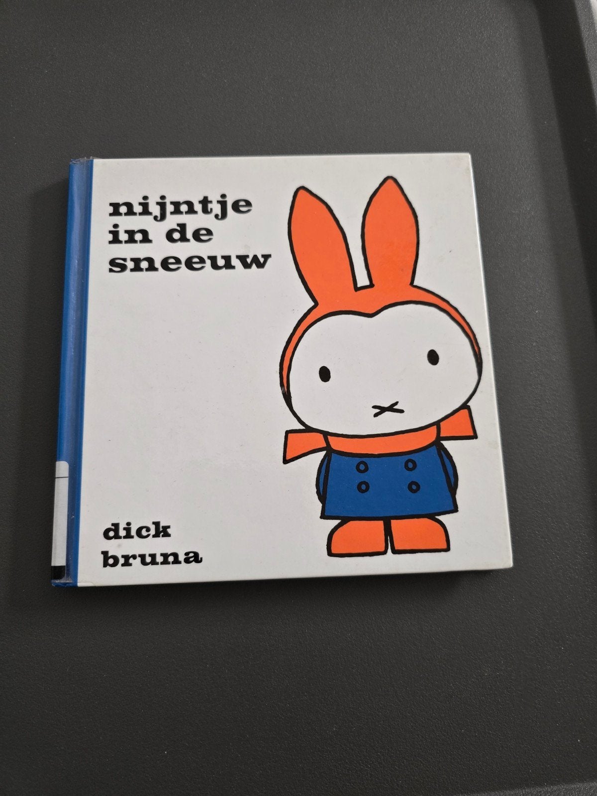Dick Bruna - Nijntje in de sneeuw, Gelezen, Fictie algemeen, Ophalen of Verzenden, Dick Bruna