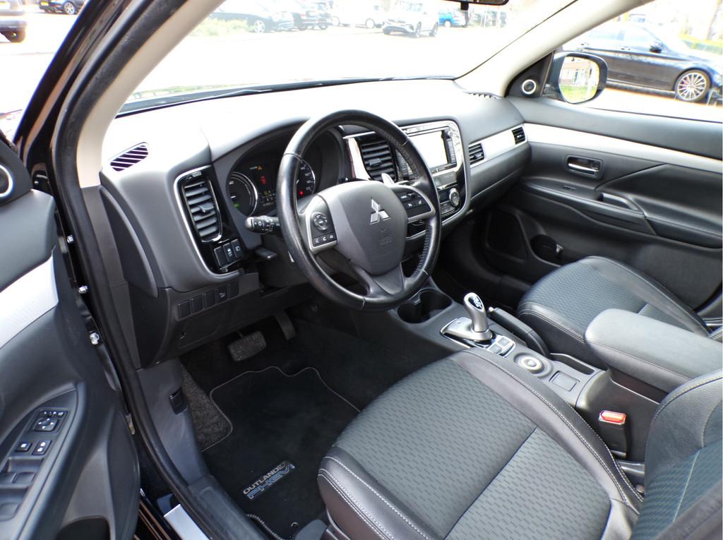Mitsubishi Outlander 2.0 PHEV Executive Edition navigatie te, Automaat, 4 cilinders, Zwart, Origineel Nederlands