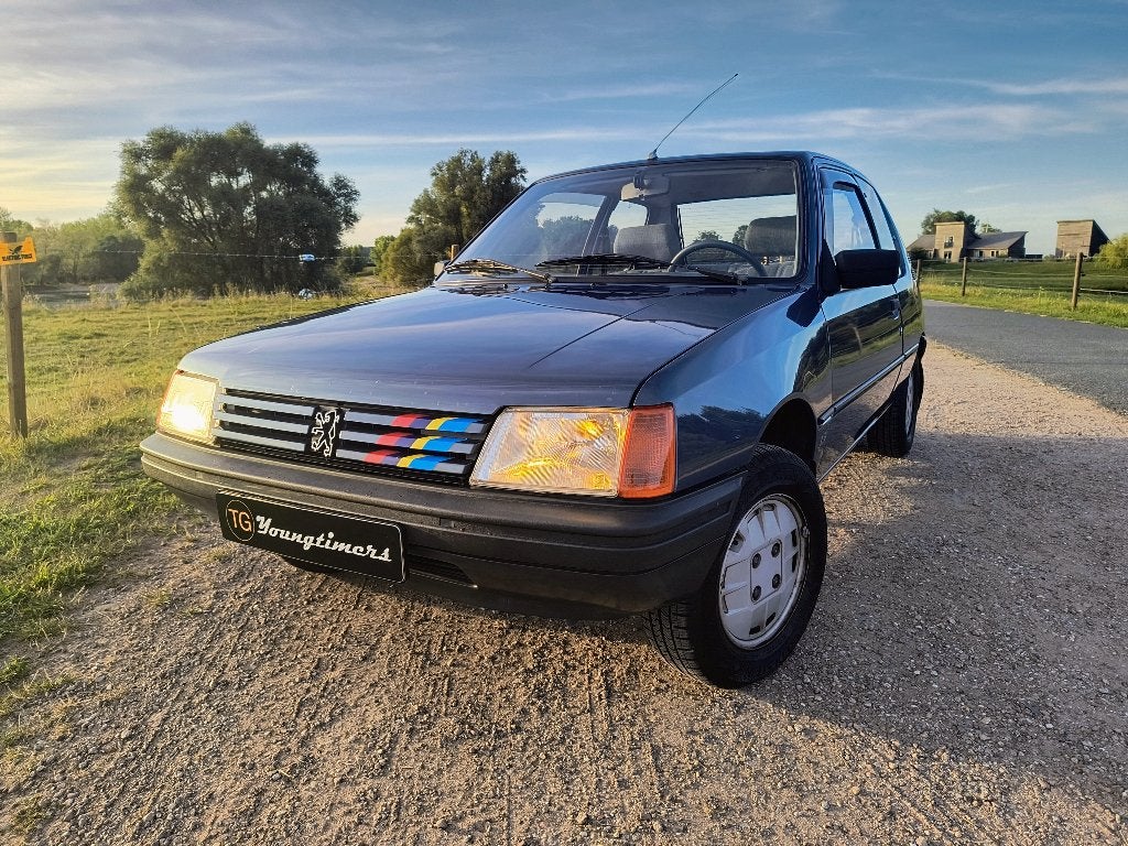 Peugeot 205 1.4 XR bwjr 1984 54.085 km!!!! <UNIEK!>, Voorwielaandrijving, 396 kg, Stof, 1360 cc