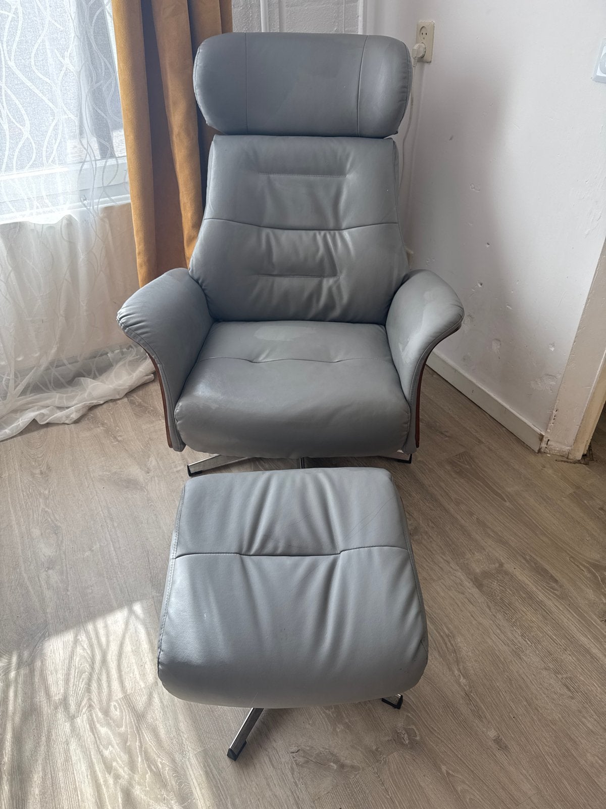 Grijze Leren Relaxfauteuil met Voetenbank