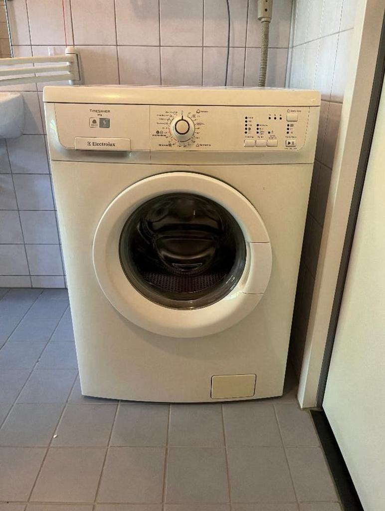 electrlux wasmachine p/m betalen of €250, Ophalen of Verzenden, Zo goed als nieuw, 1200 tot 1600 toeren, Minder dan 85 cm