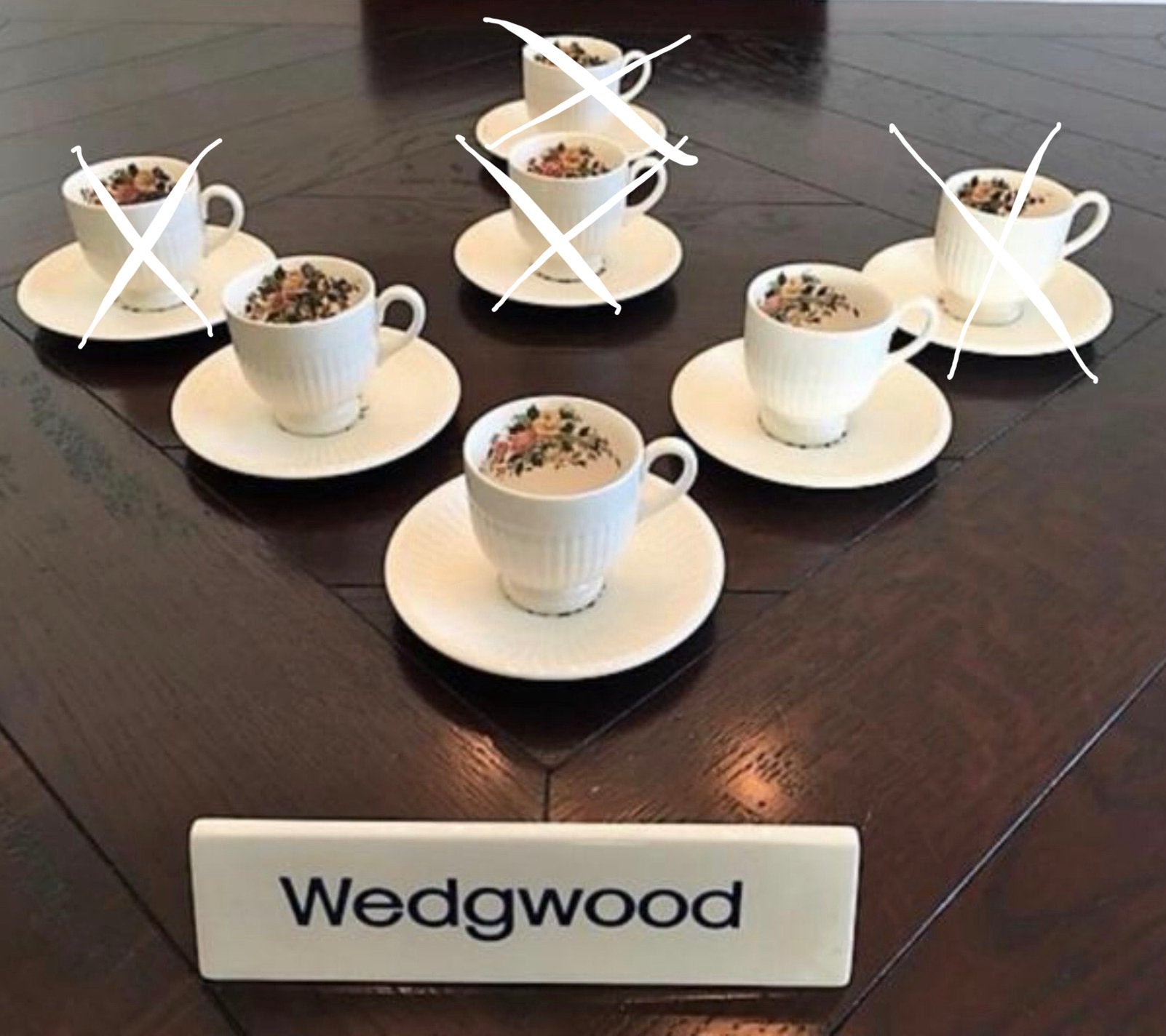 3 Wedgwood Conway espresso kop en schotels, Huis en Inrichting, Ophalen of Verzenden, Zo goed als nieuw, Kop(pen) en/of Schotel(s)