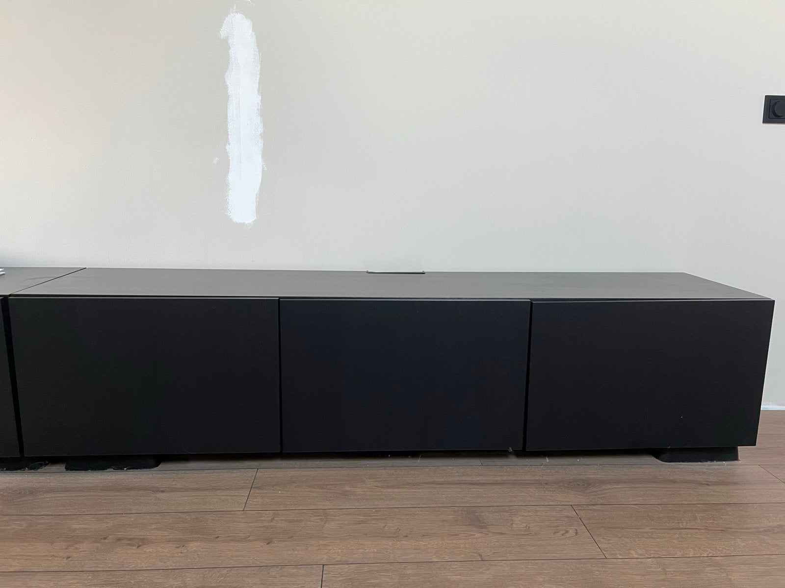 Ikea Besta TV-meubel met zwartbruine deuren, Ophalen, Gebruikt, 150 tot 200 cm, Minder dan 100 cm