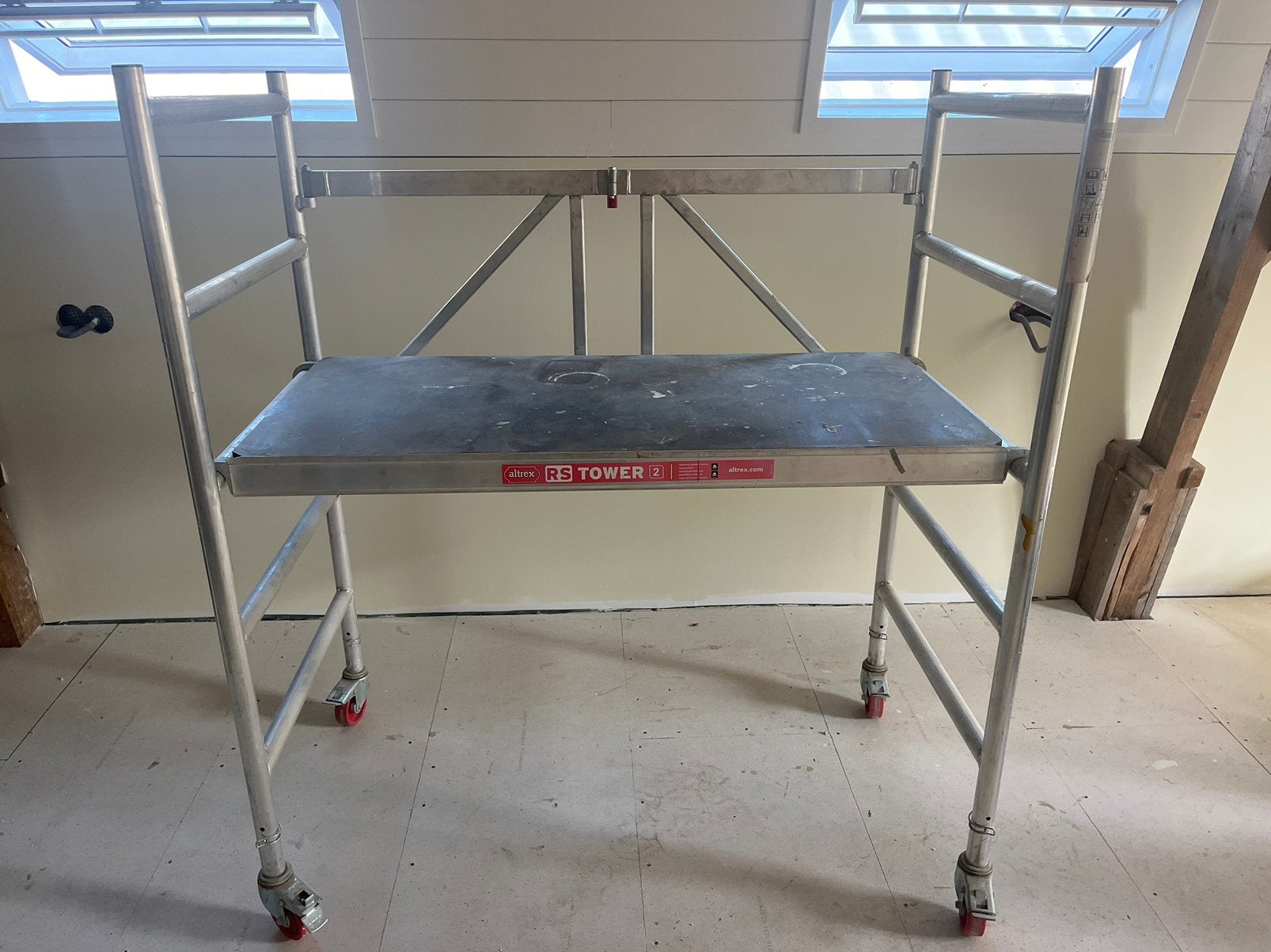 Altrex RS tower 2 - kamersteiger, Ophalen, Zo goed als nieuw, Rolsteiger of Kamersteiger