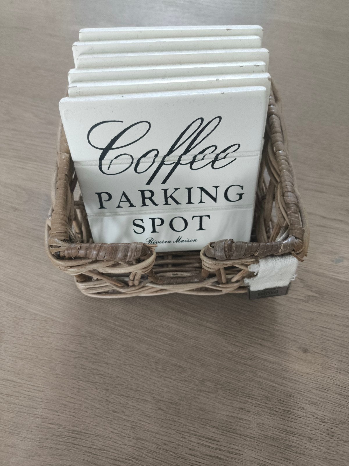 Rivièra Maison onderzetters in rieten mandje, Ophalen of Verzenden, Natuurlijk materiaal, Wit, Landelijk