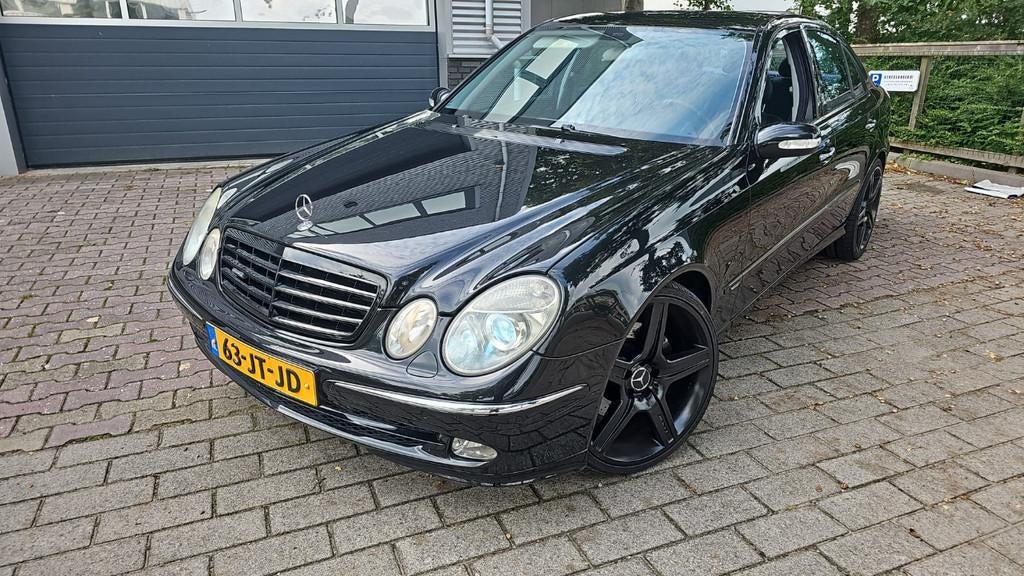 Mercedes-Benz EKLASSE 500 ELEGANCE YOUNGTIMER (bj 2002), Automaat, Gebruikt, Zwart, Leder