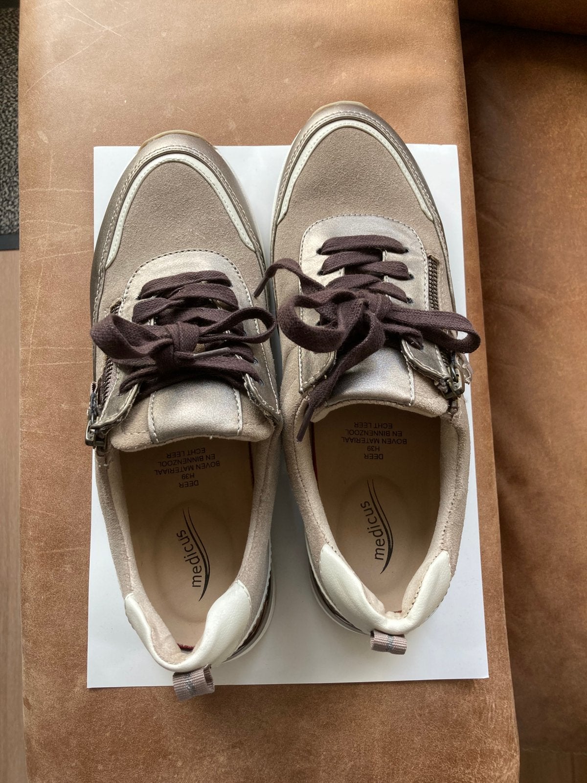 Mooie suède-lederen sneakers beige maat 39H Medicus, Kleding | Dames, Schoenen, Verzenden, Beige, Sneakers of Gympen, Zo goed als nieuw