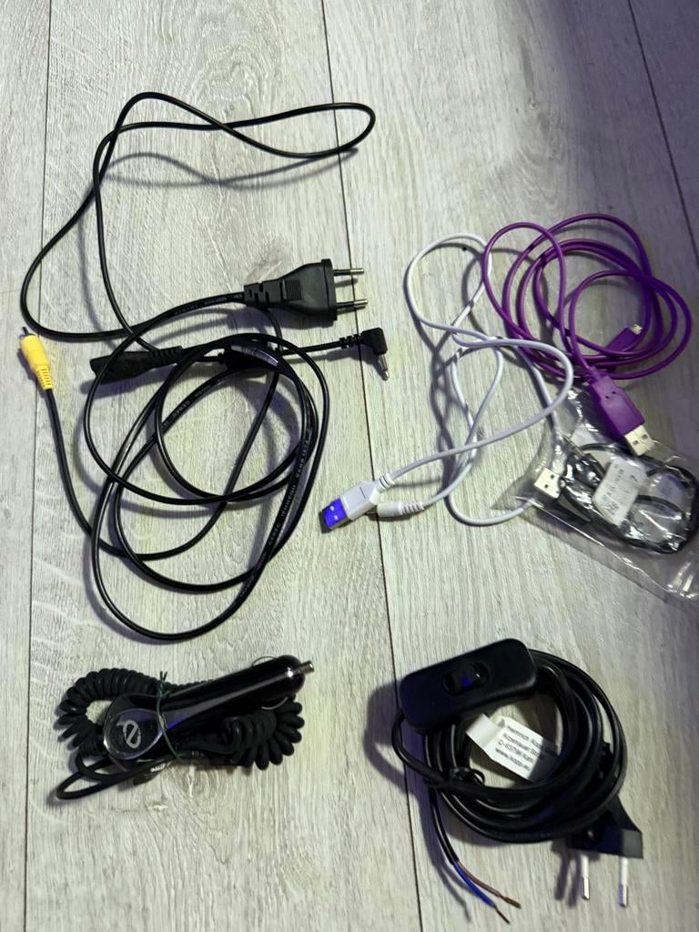 Partij  kabels, Ophalen, Gebruikt, Minder dan 2 meter, Overige kabels