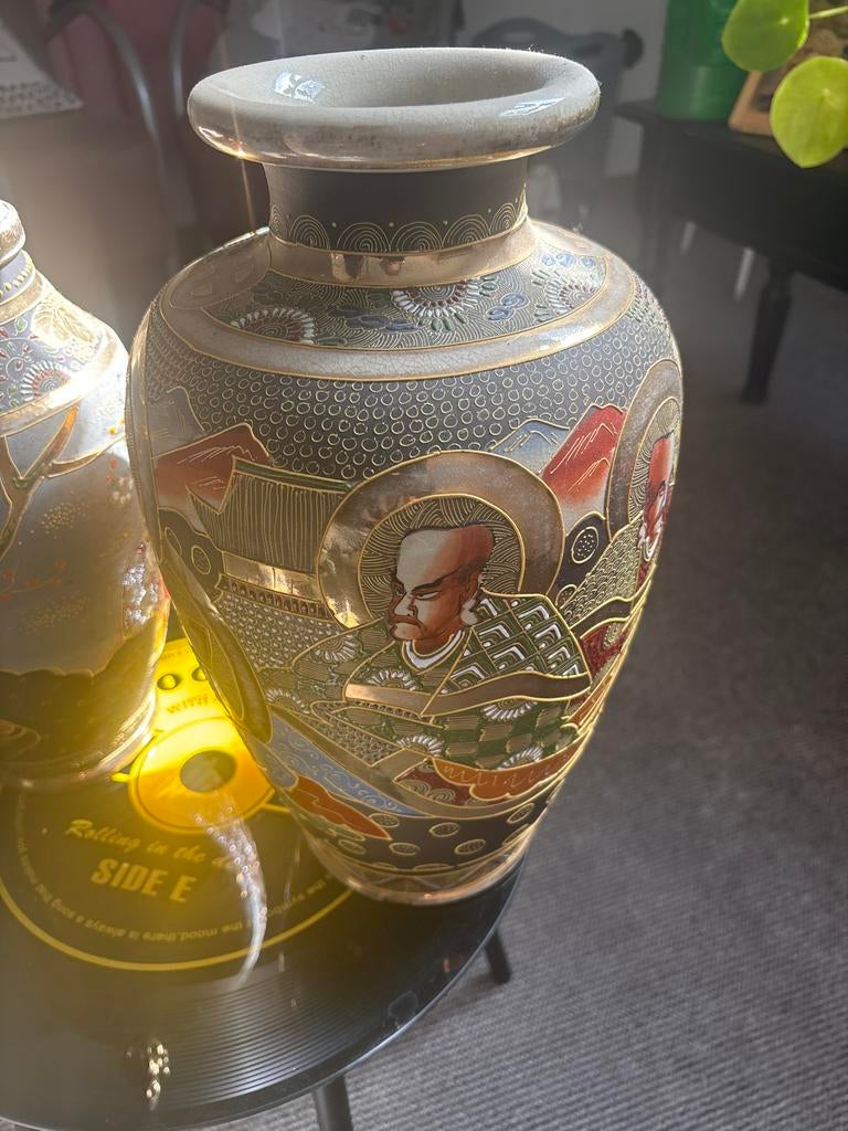 Oude Chinese vazen, ingelegd met bladgoud, Antiek en Kunst, Antiek | Vazen, Ophalen