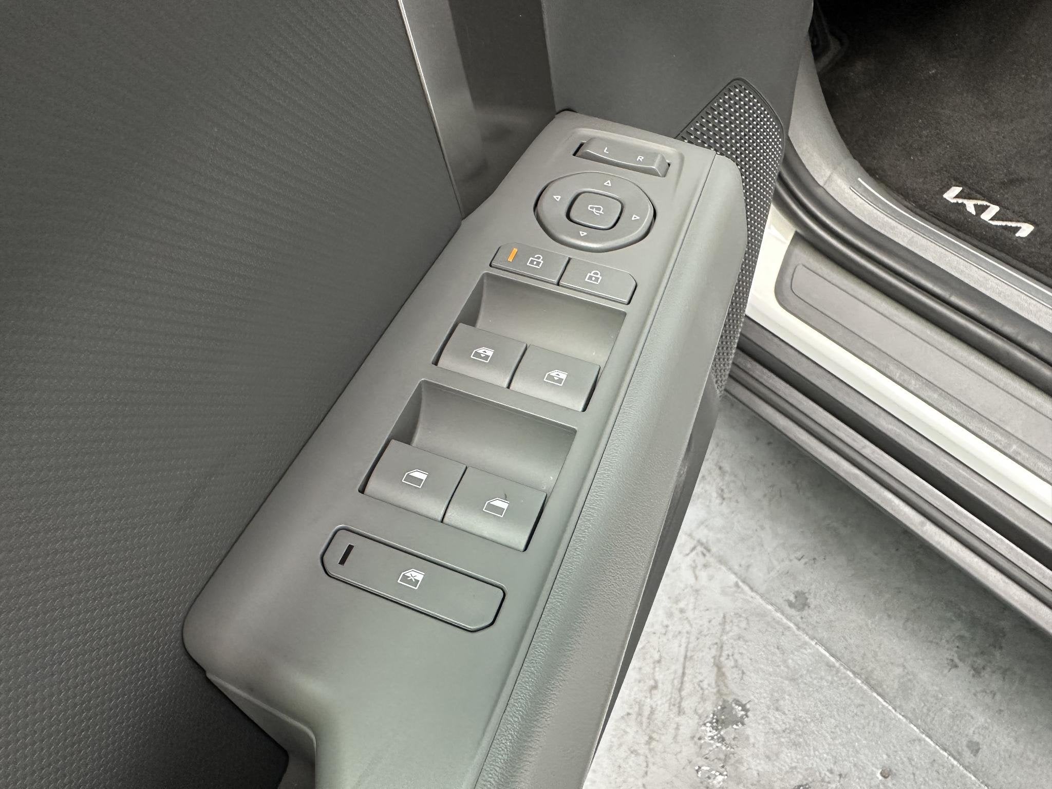 Kia EV3 Plus 81.4 kWh, Auto's, Stof, Wit, Origineel Nederlands, 204 pk