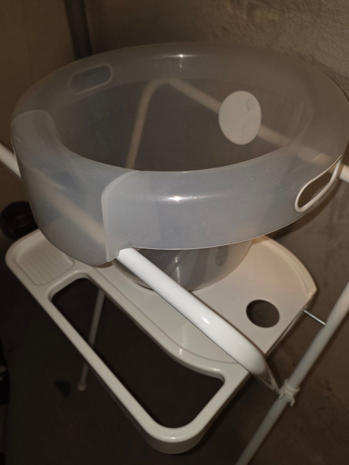 Babybadje met standaard - weinig gebruikt en ZGAN, Ophalen, Zo goed als nieuw, Badje, Standaard
