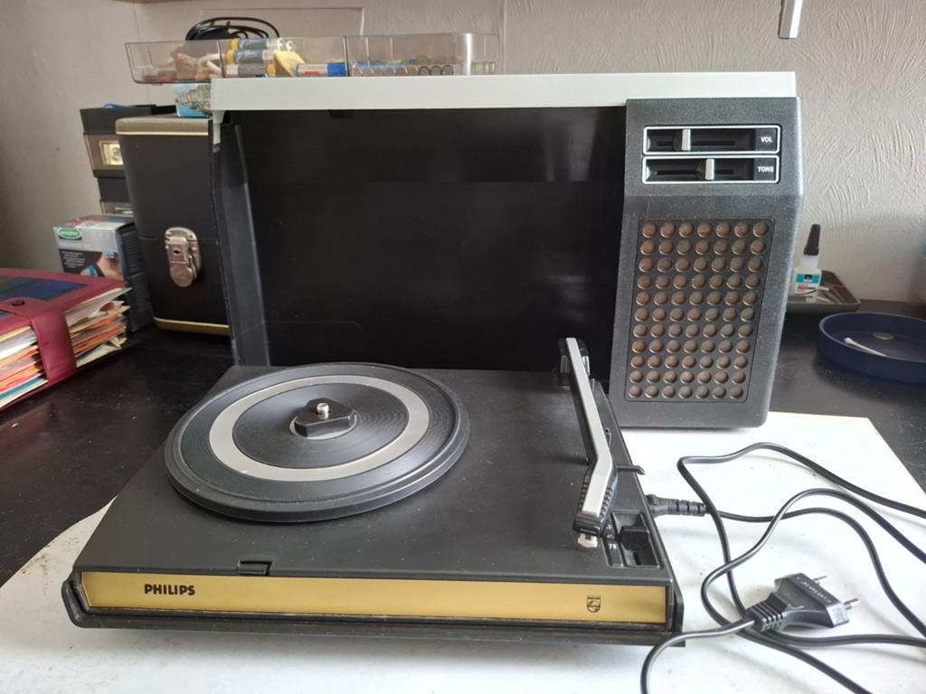 Philips 22 GF 423 koffergrammofoon uit 1973., Audio, Tv en Foto, Platenspelers, Ophalen of Verzenden, Philips