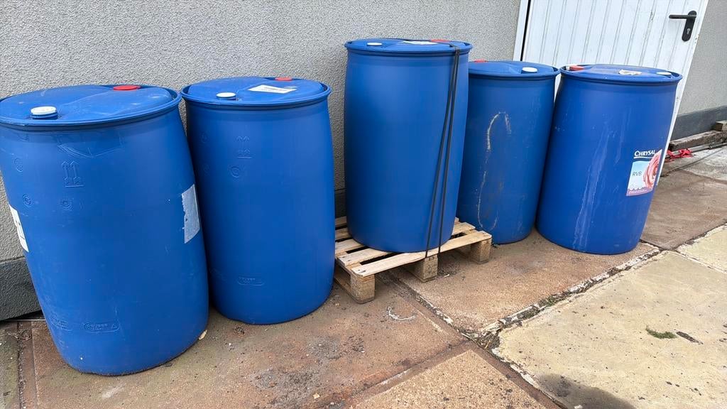 200 liter vaten, Tuin en Terras, Regentonnen, 150 liter of meer, Ophalen, Zo goed als nieuw