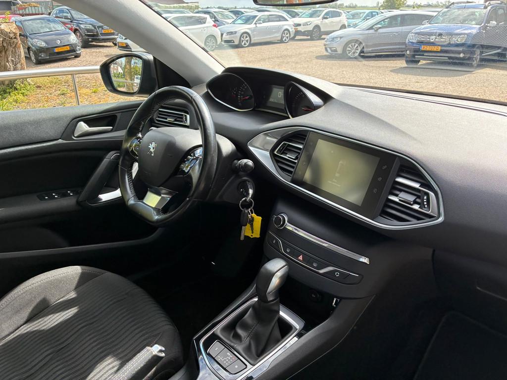 Peugeot 308 SW 1.2 PureTech Allure | Automaat + Cruise + Nav, Auto's, Peugeot, Lichtsensor, Stof, Gebruikt, 1199 cc