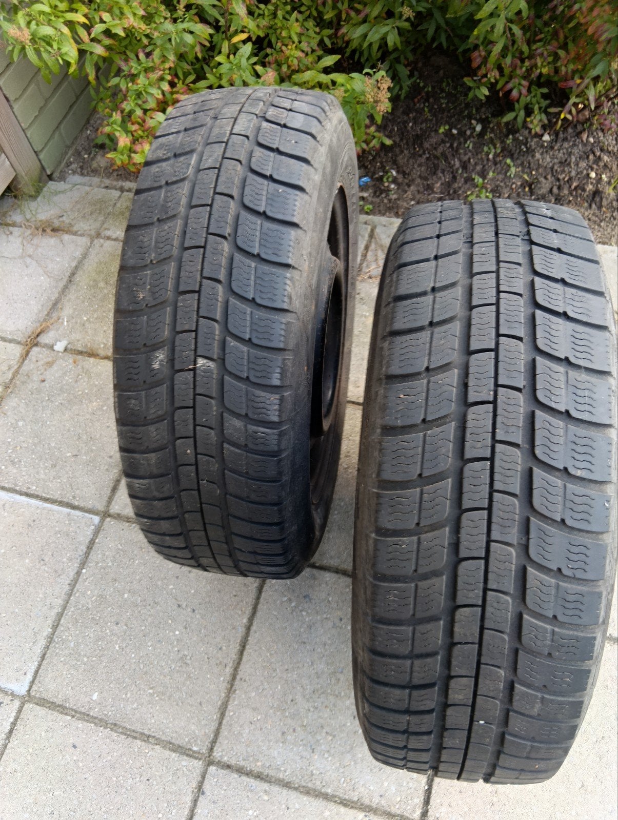 set winterbanden op velg 195/65/15.  €60,00