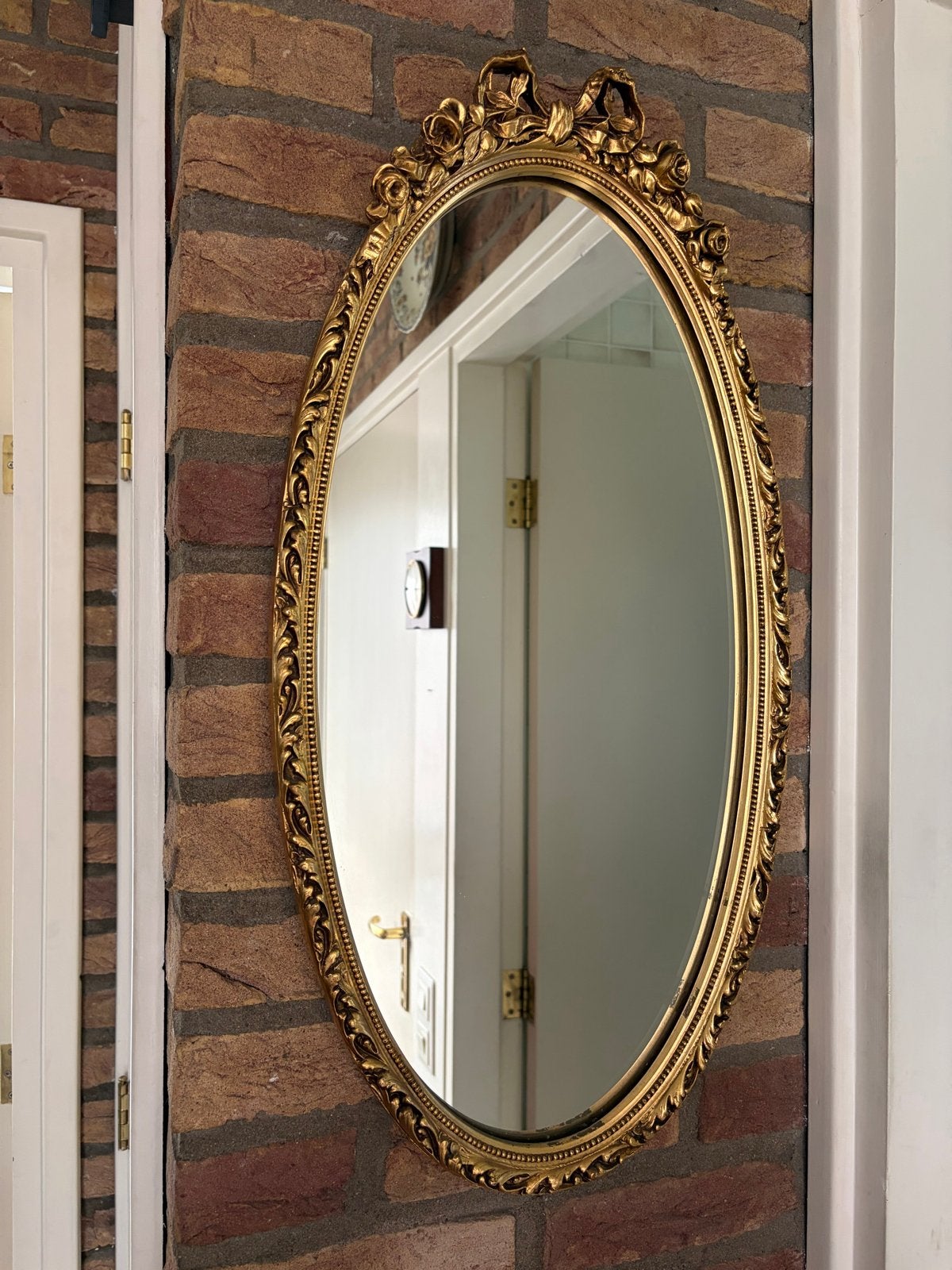 Prachtige barok vintage gouden ovale spiegel met strik, Ophalen, Ovaal, Minder dan 50 cm, 100 tot 150 cm