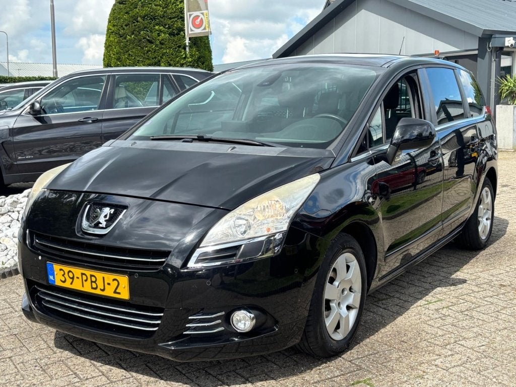 Peugeot 5008 1.6 Benzine 7-Persoons Zwart 2011 Trekhaak, Auto's, Peugeot, Voorwielaandrijving, Stof, Gebruikt, Zwart
