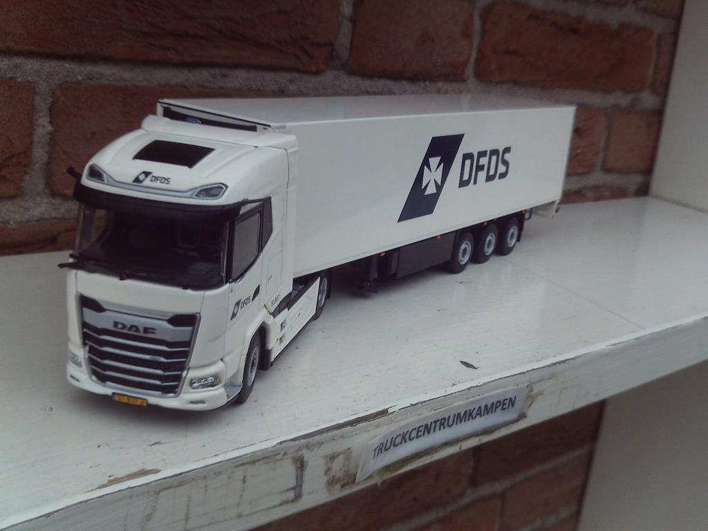WSI  Daf  XG  4 x 2  van  D.F.D.S., Hobby en Vrije tijd, Modelauto's | 1:50, Ophalen of Verzenden, Nieuw, Bus of Vrachtwagen, Wsi