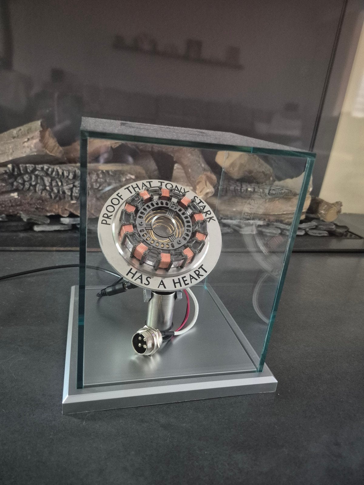 Tony Stark heart - arc reactor, Ophalen of Verzenden, Zo goed als nieuw