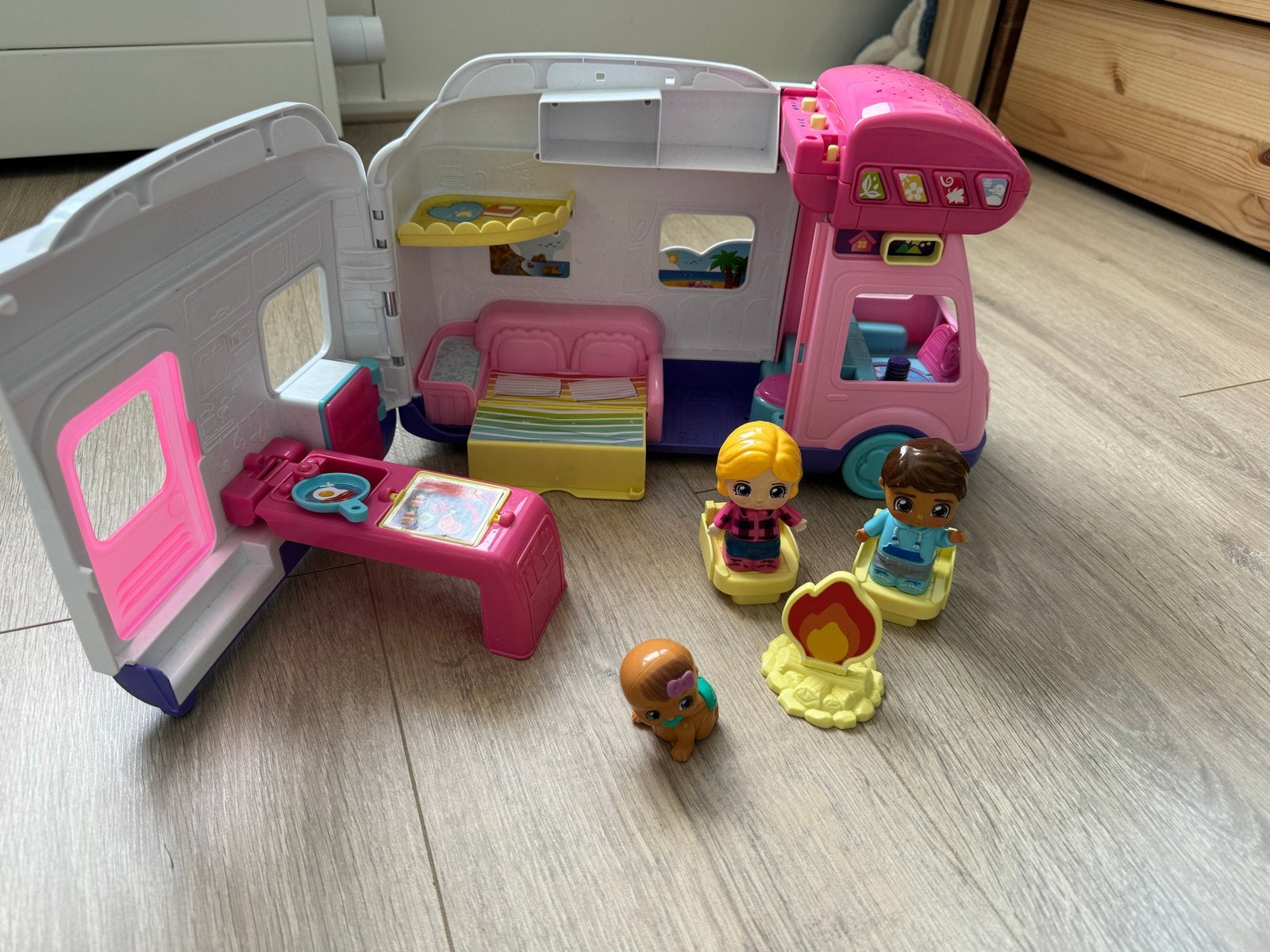 VTech Magische Camper met poppetjes en accessoires, Ophalen of Verzenden, Zo goed als nieuw