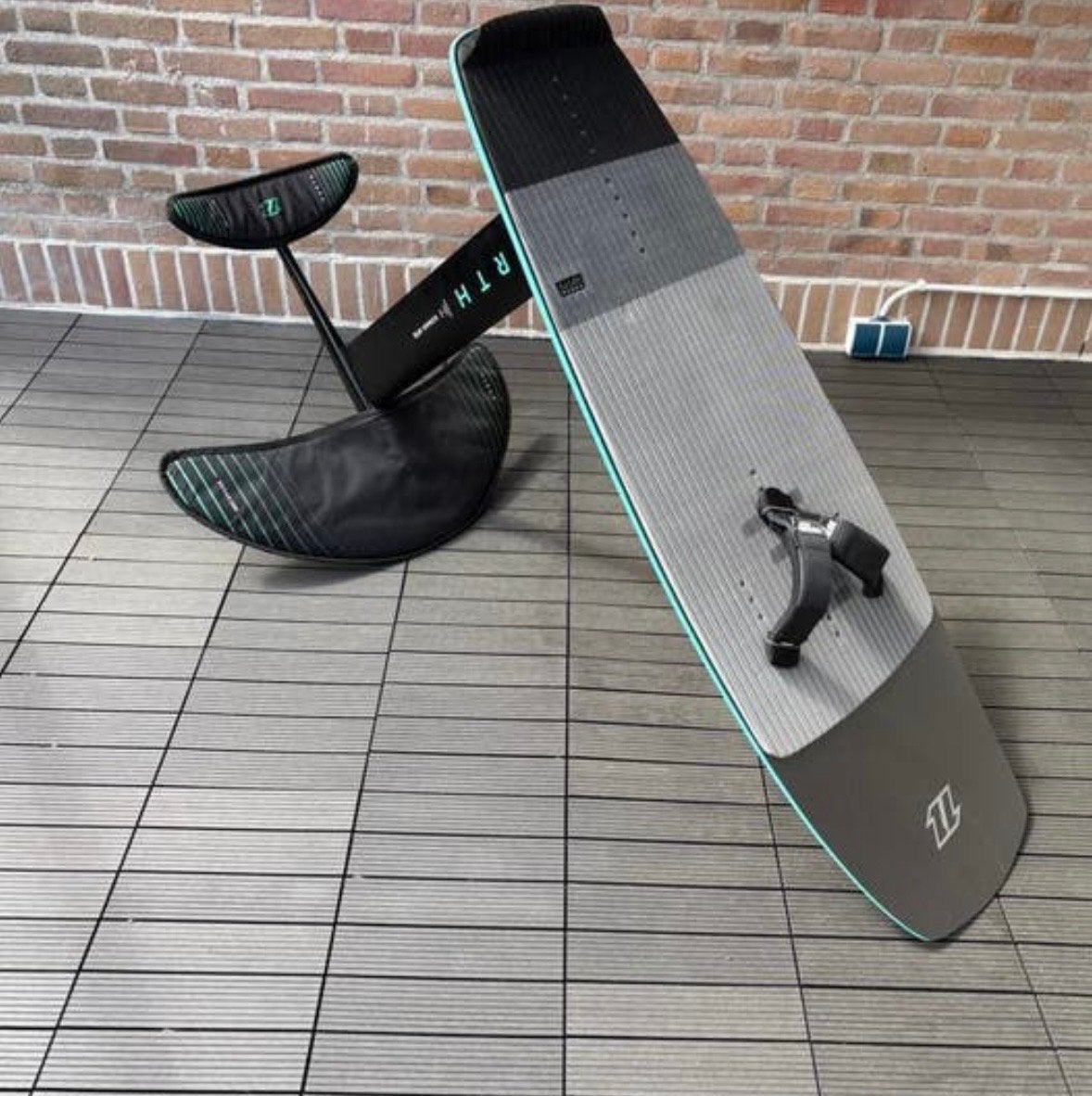 North Sense Foil Set incl sonar mast en foil, Watersport en Boten, Golfsurfen, Ophalen, Zo goed als nieuw, Overige typen, Met vinnen