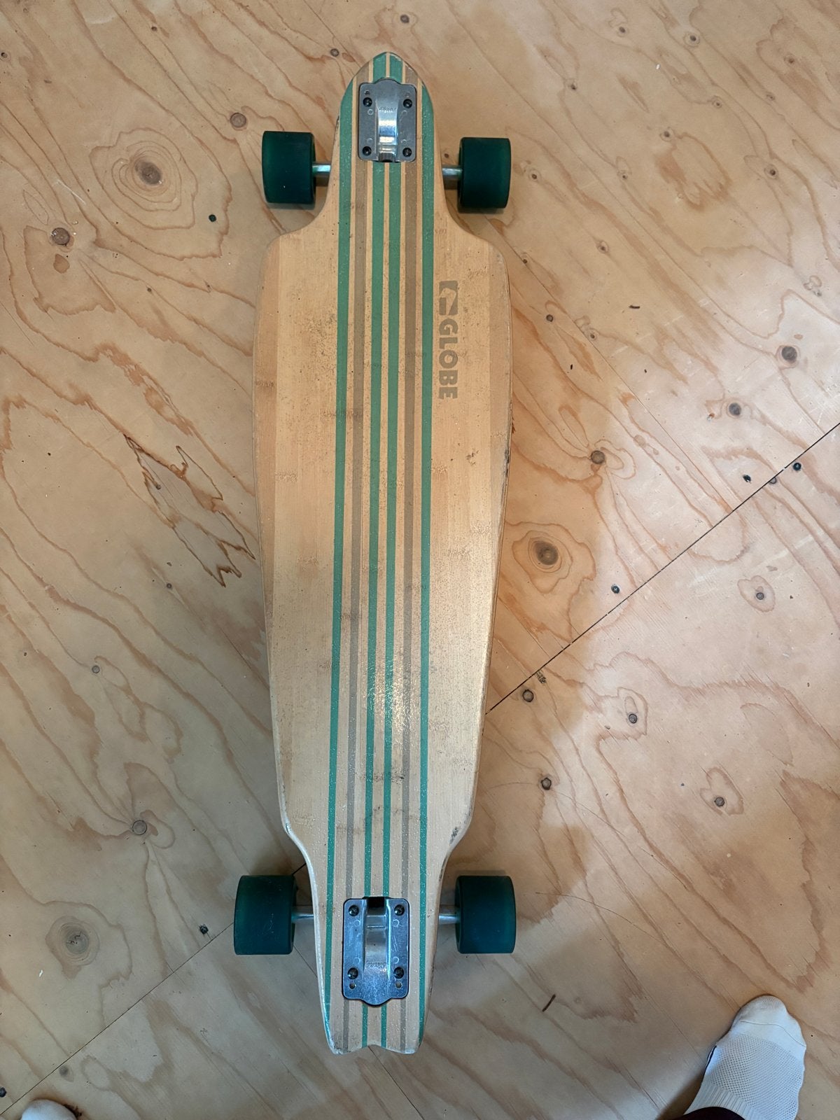 Globe Longboard met Groene Wielen - Gebruikt, Ophalen, Zo goed als nieuw, Skateboard, Longboard