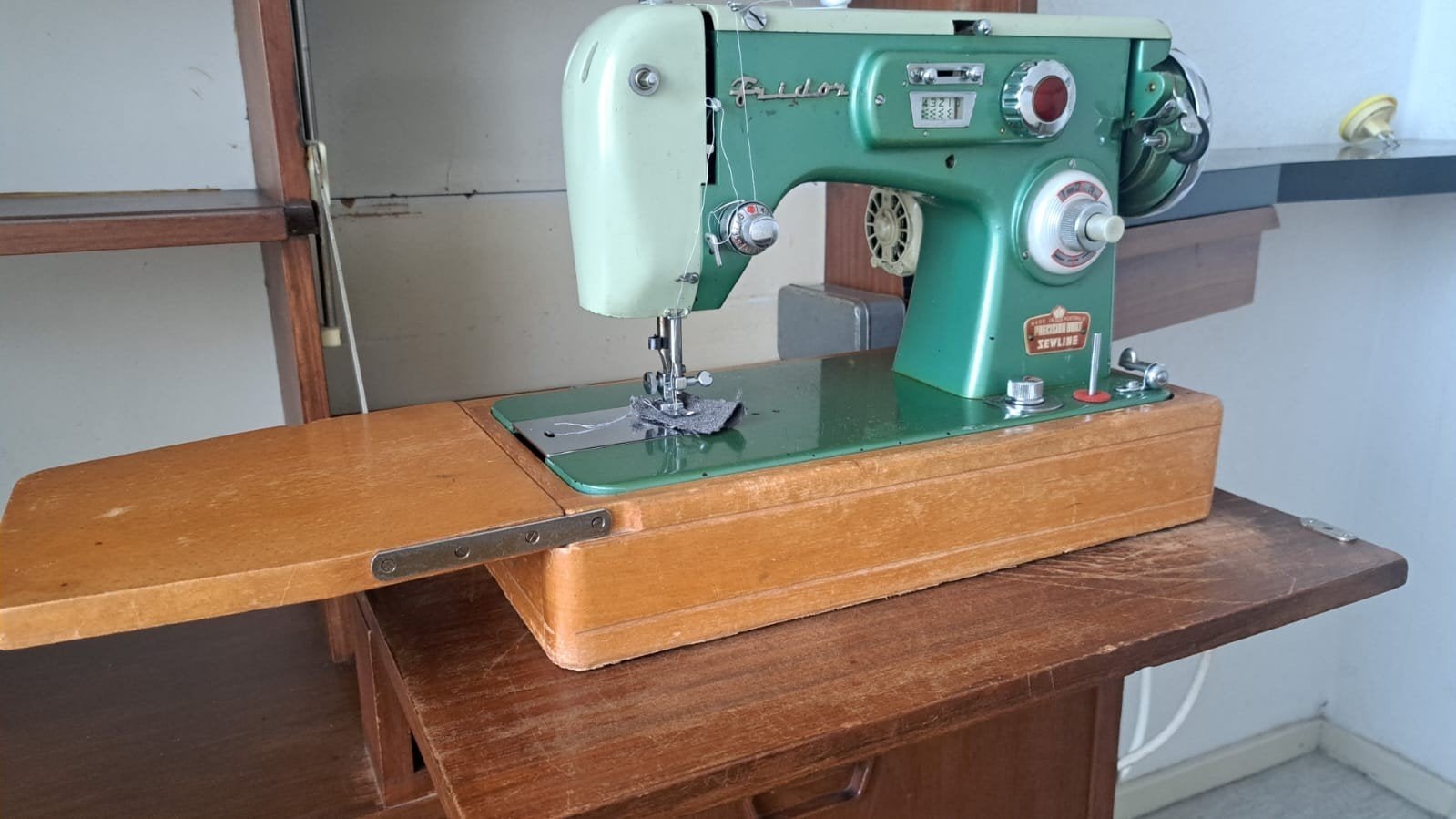 Naaimachine Vintage., Ophalen