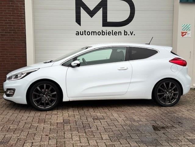Kia Pro_cee'd 1.6 GDI BusinessLine - LED - Navi - Cruise-NAP, Auto's, Voorwielaandrijving, Gebruikt, 4 cilinders, Wit