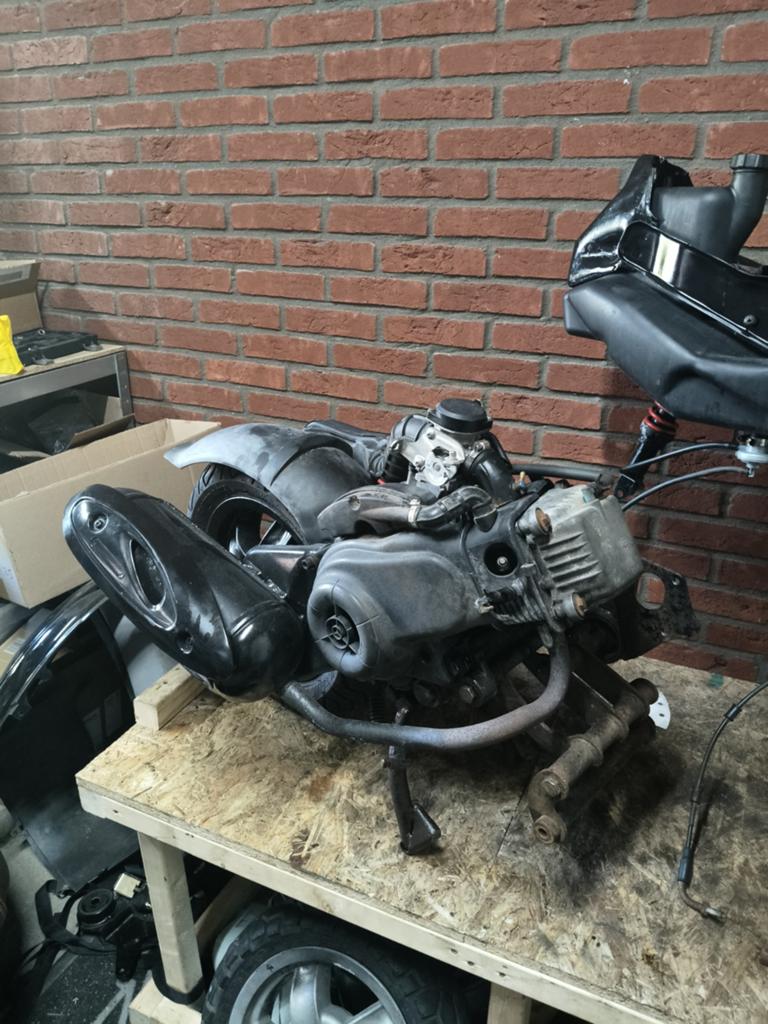 Piaggio Zip 50cc, Fietsen en Brommers, Brommeronderdelen | Scooters, Ophalen of Verzenden, Gebruikt, Blok, Piaggio