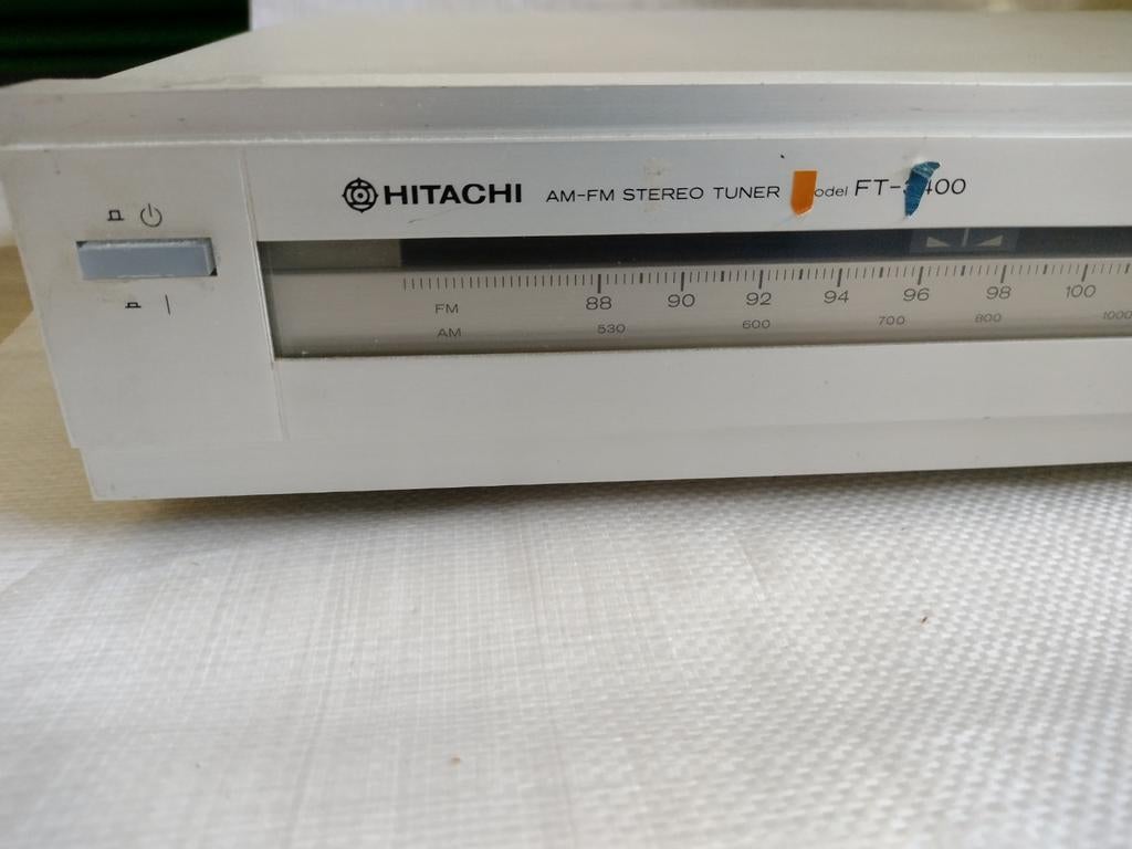Hitachi AM-FM Stereo Tuner FT-400, Ophalen