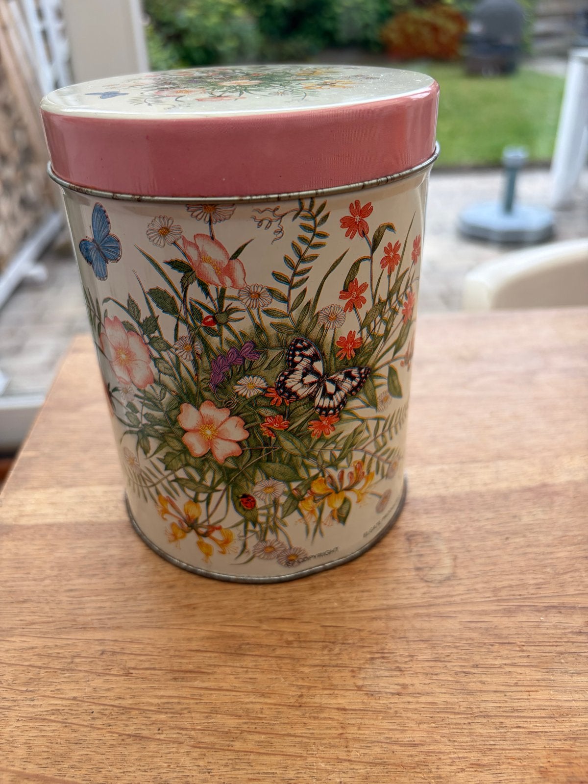 Vintage blik met bloemen- en vlinderprint, Ophalen of Verzenden