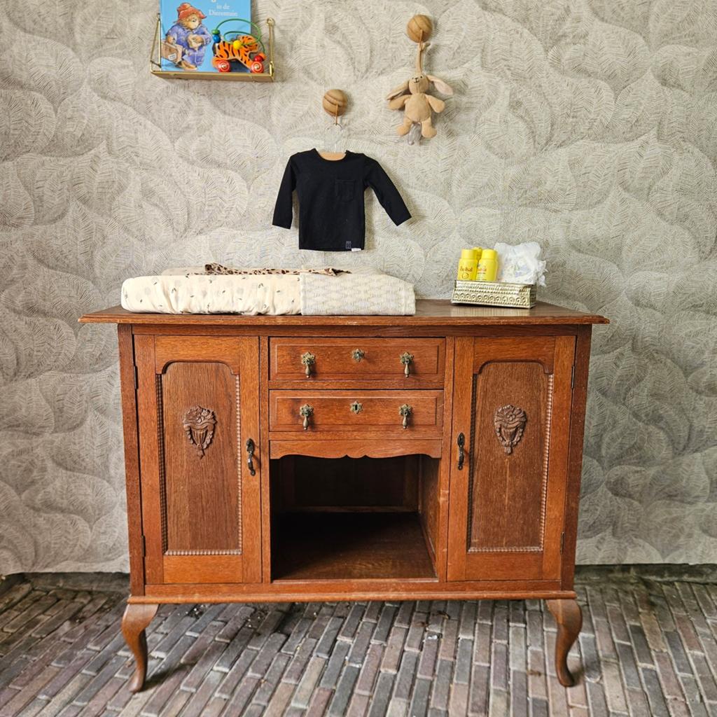Mooie Queen ann eikenhouten commode/dressoir, Kinderen en Baby's, Kinderkamer | Commodes en Kasten, Zo goed als nieuw, 105 cm of meer