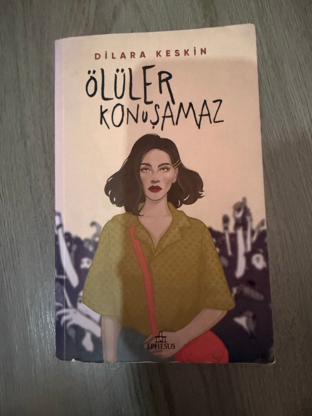 Ölüler Konuşamaz - Dilara Keskin (Turks boek), Boeken, Ophalen of Verzenden, Gelezen, Wereld overig