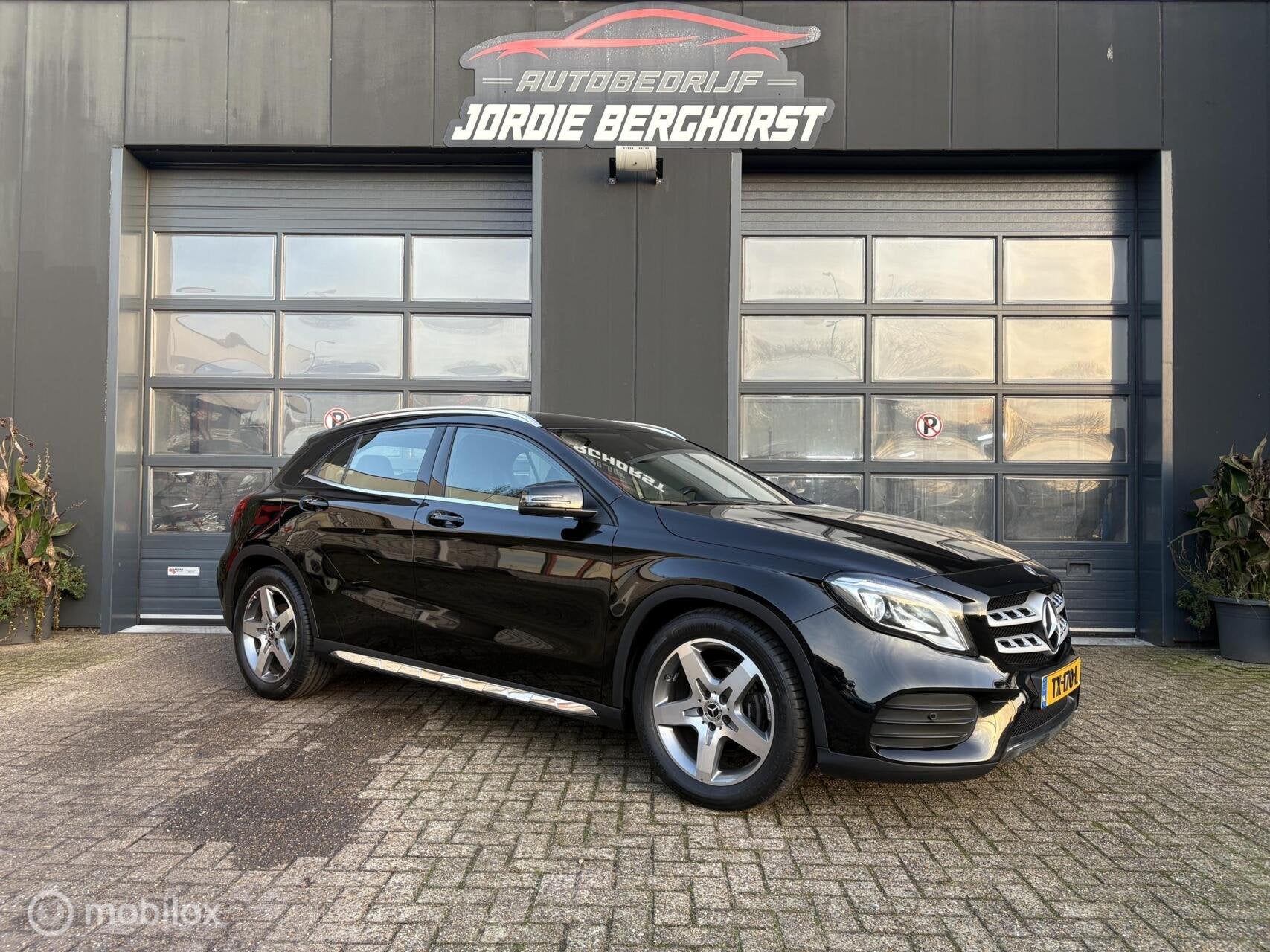 Mercedes GLA-klasse 180 Business Solution AMG, Auto's, Gebruikt, Euro 6, 4 cilinders, 715 kg