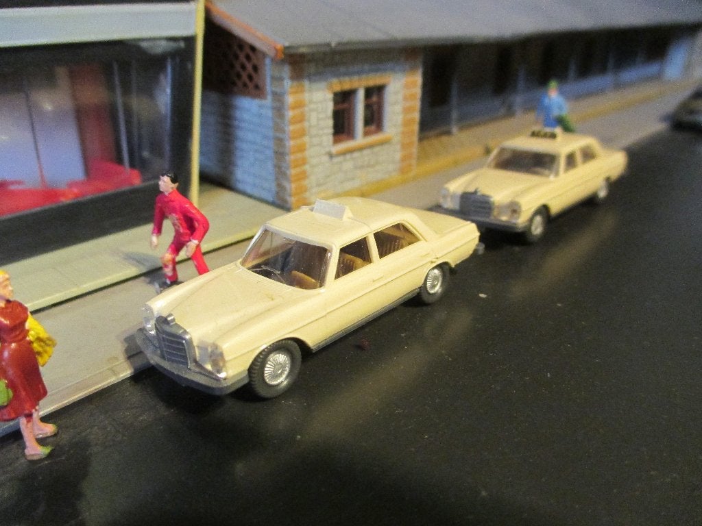 Mercedes Benz W114/W115 /8 Taxi Wiking ( met draagbeugel ), Ophalen of Verzenden, Gebruikt, Auto, Wiking