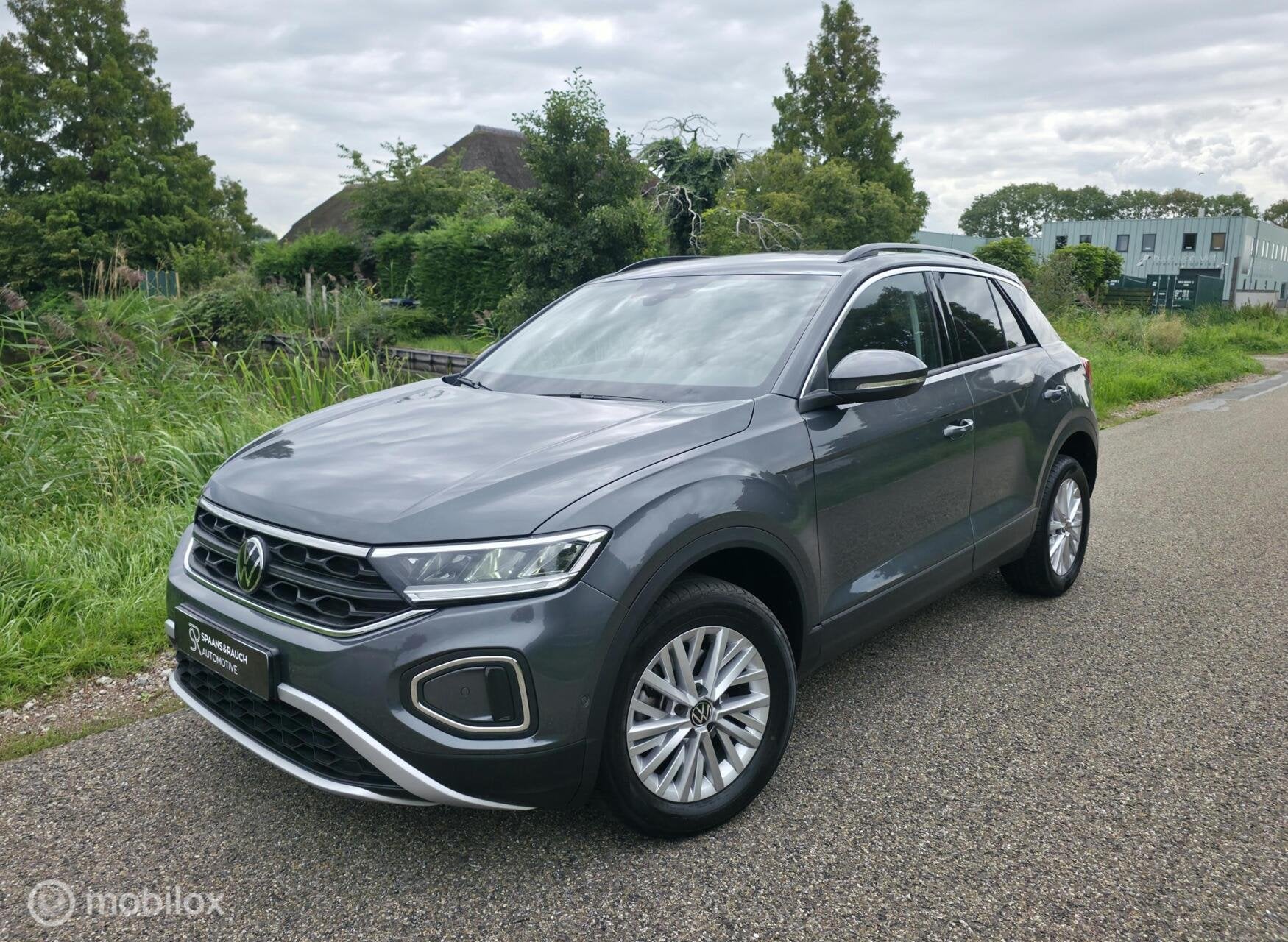Volkswagen T-Roc 1.5 TSI / Navi / Camera / Carplay / Stoelv., Auto's, Zwart, 4 cilinders, 150 pk, Bedrijf