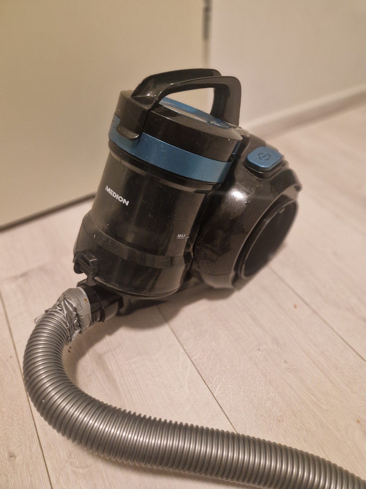 Medion MD 19407 Zakloze Stofzuiger - 800W, Witgoed en Apparatuur, Ophalen, Gebruikt, Sledestofzuiger, Minder dan 1200 watt